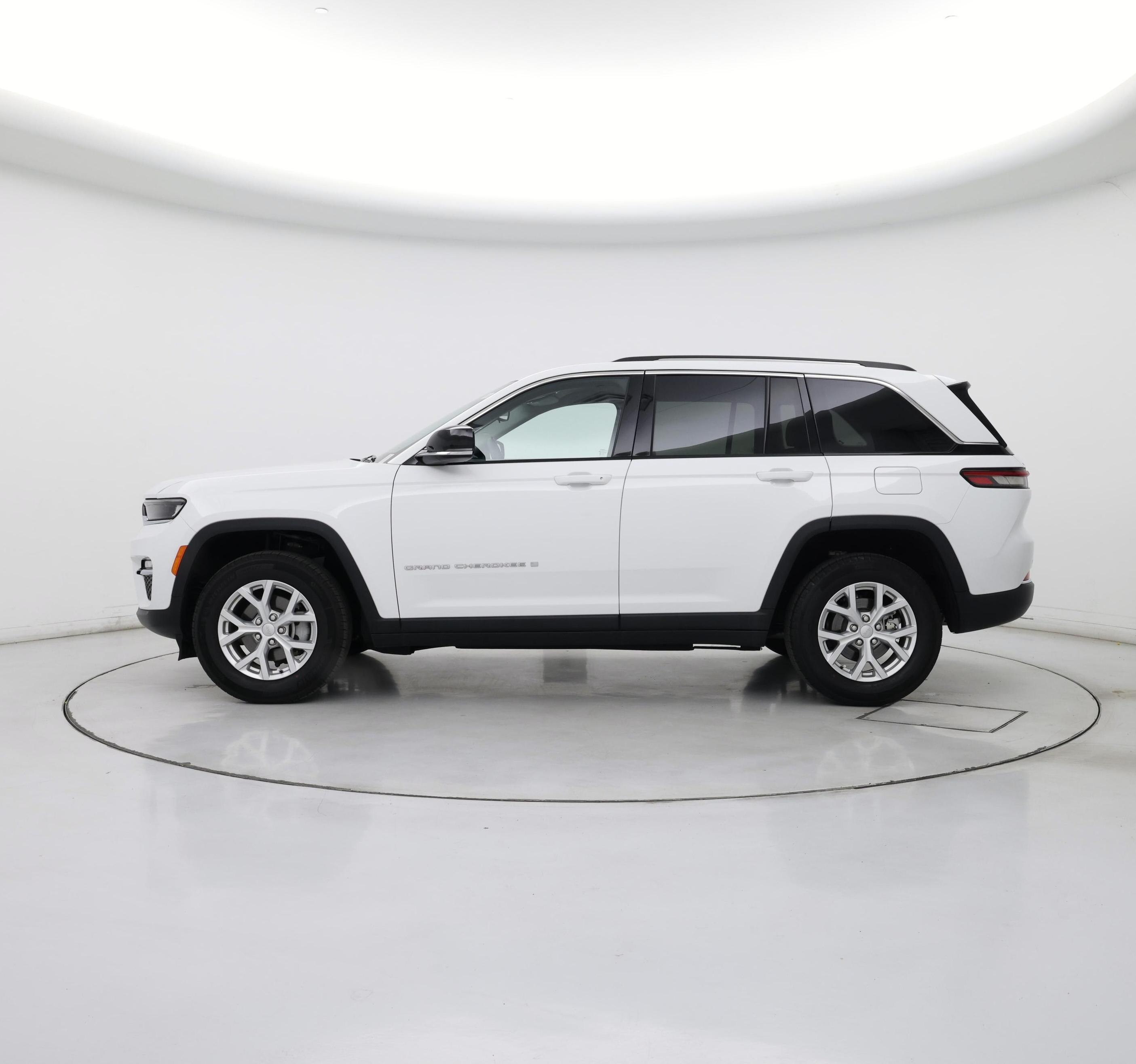 Thumbnail: 2023 Jeep Grand Cherokee - 3