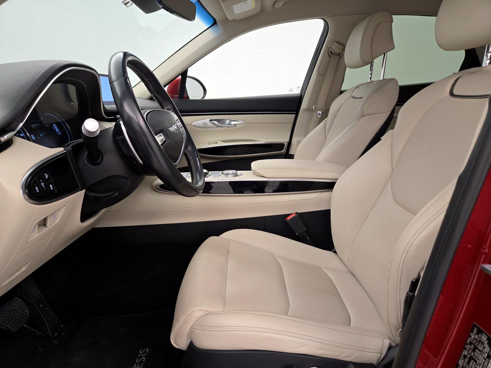 Thumbnail: 2023 Genesis GV70 - 11