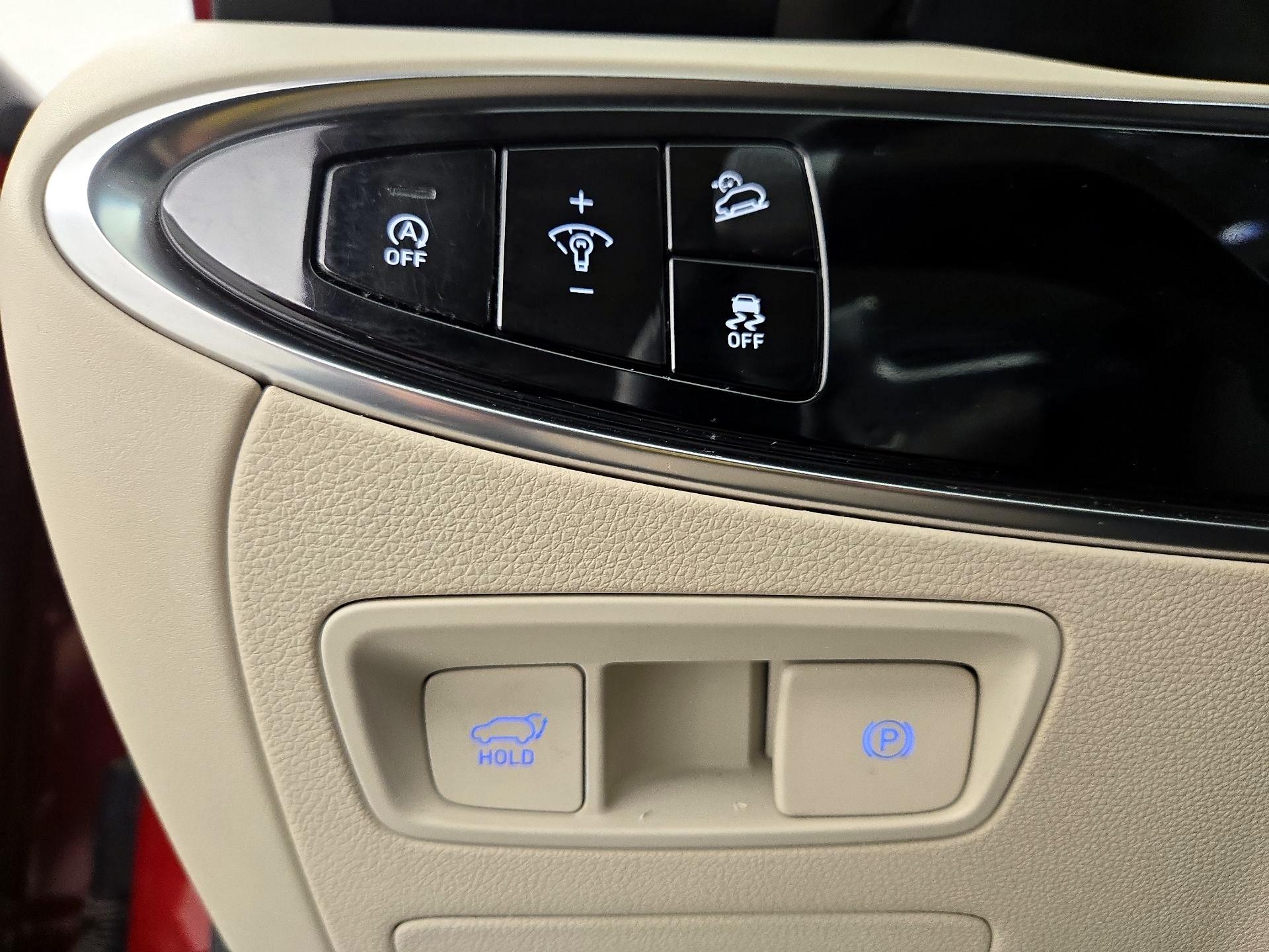 Thumbnail: 2023 Genesis GV70 - 13