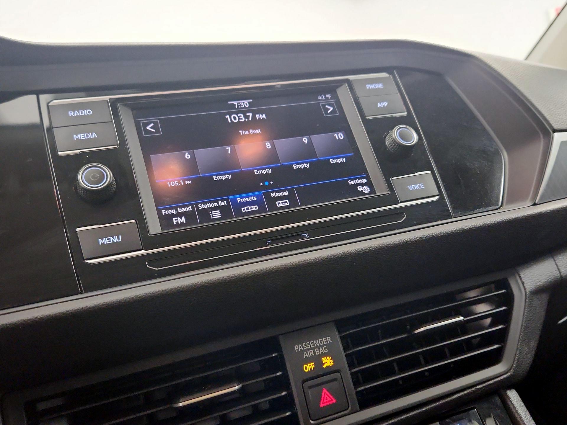 Thumbnail: 2024 Volkswagen Jetta - 15