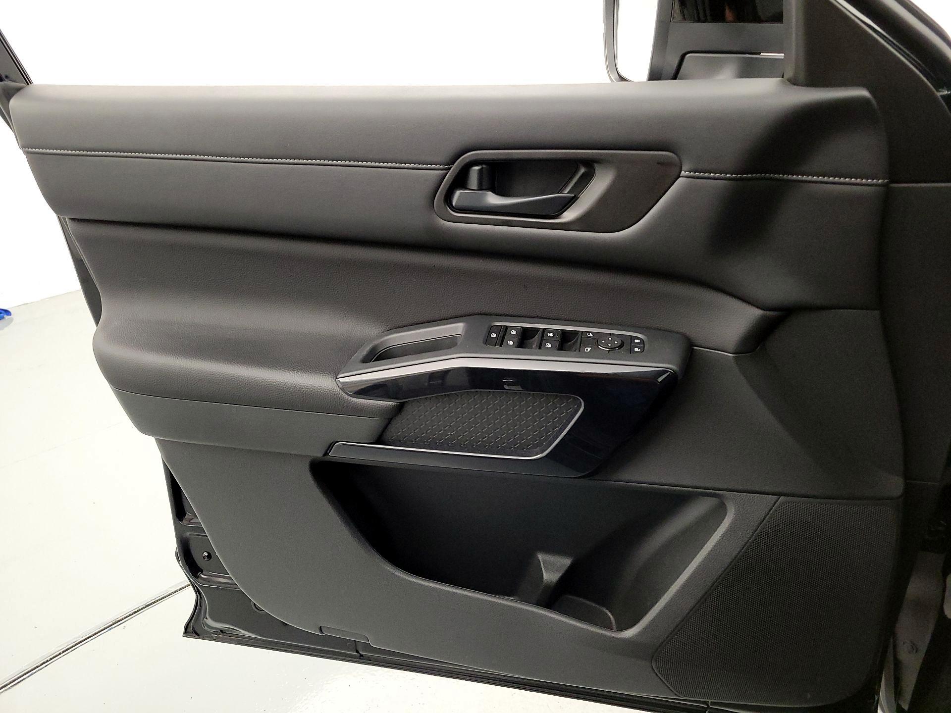 Thumbnail: 2024 Nissan Pathfinder - 12