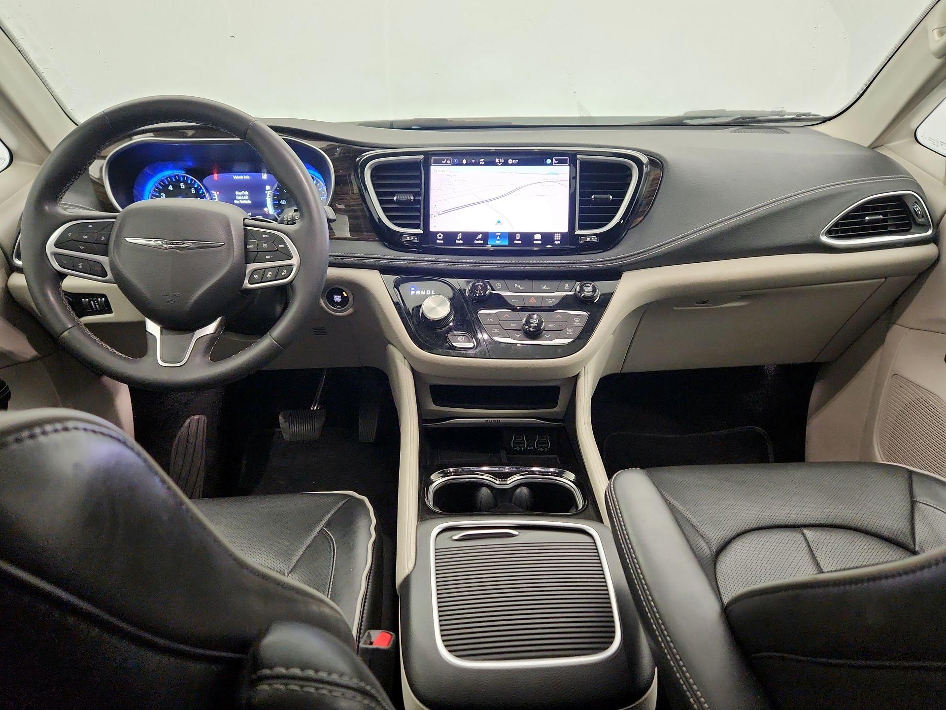 Thumbnail: 2023 Chrysler Pacifica - 9