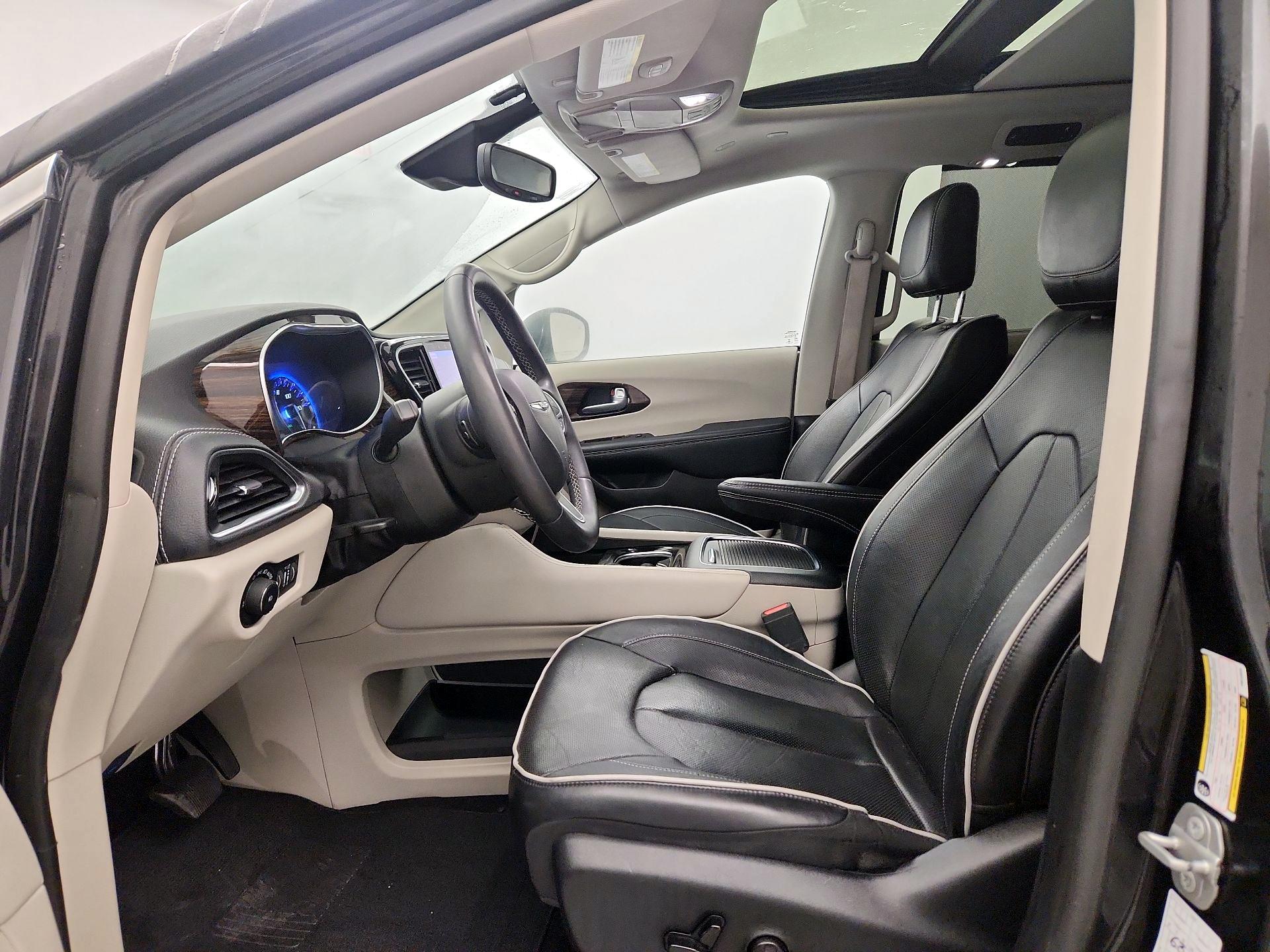 Thumbnail: 2023 Chrysler Pacifica - 11