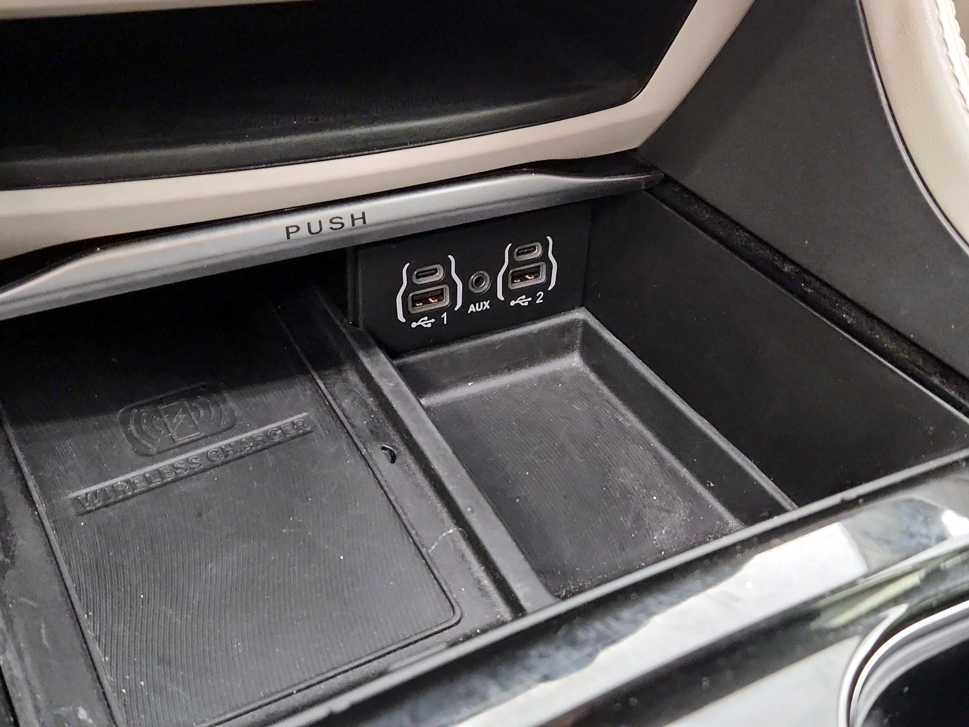 Thumbnail: 2023 Chrysler Pacifica - 19