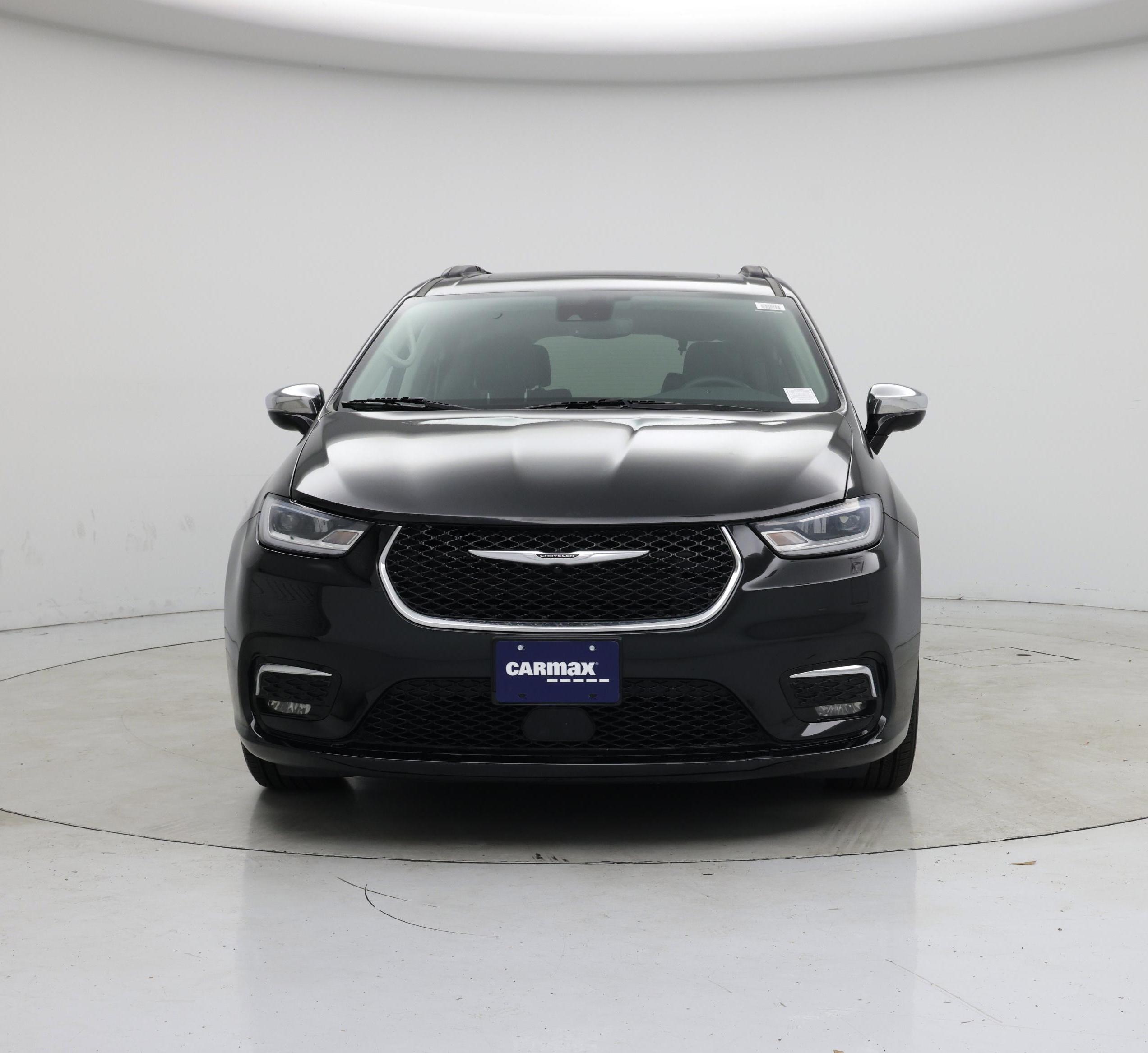 Thumbnail: 2023 Chrysler Pacifica - 5