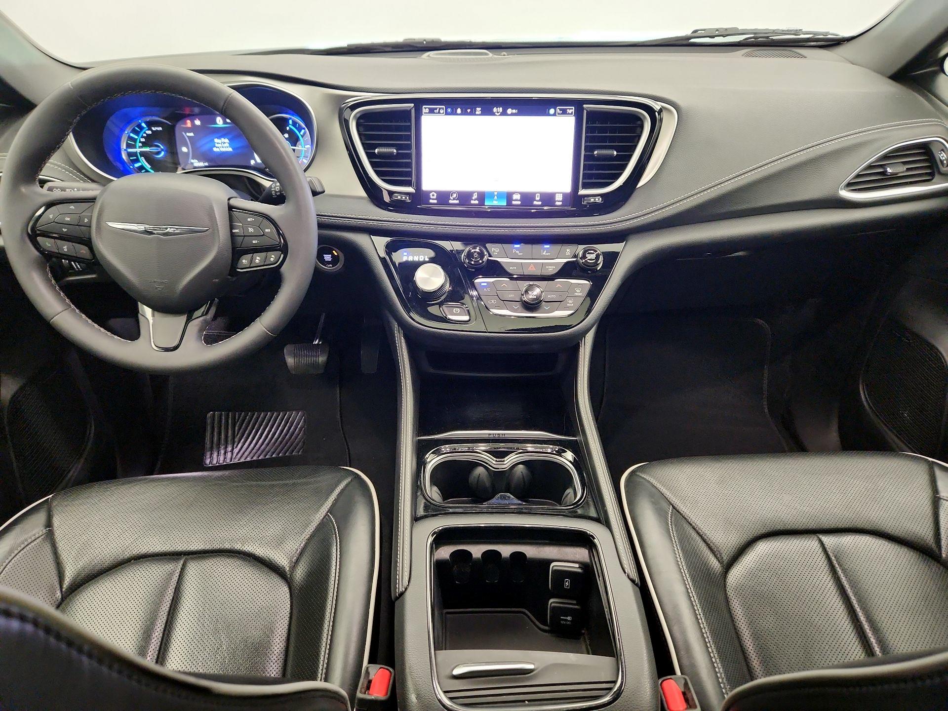 Thumbnail: 2022 Chrysler Pacifica - 9