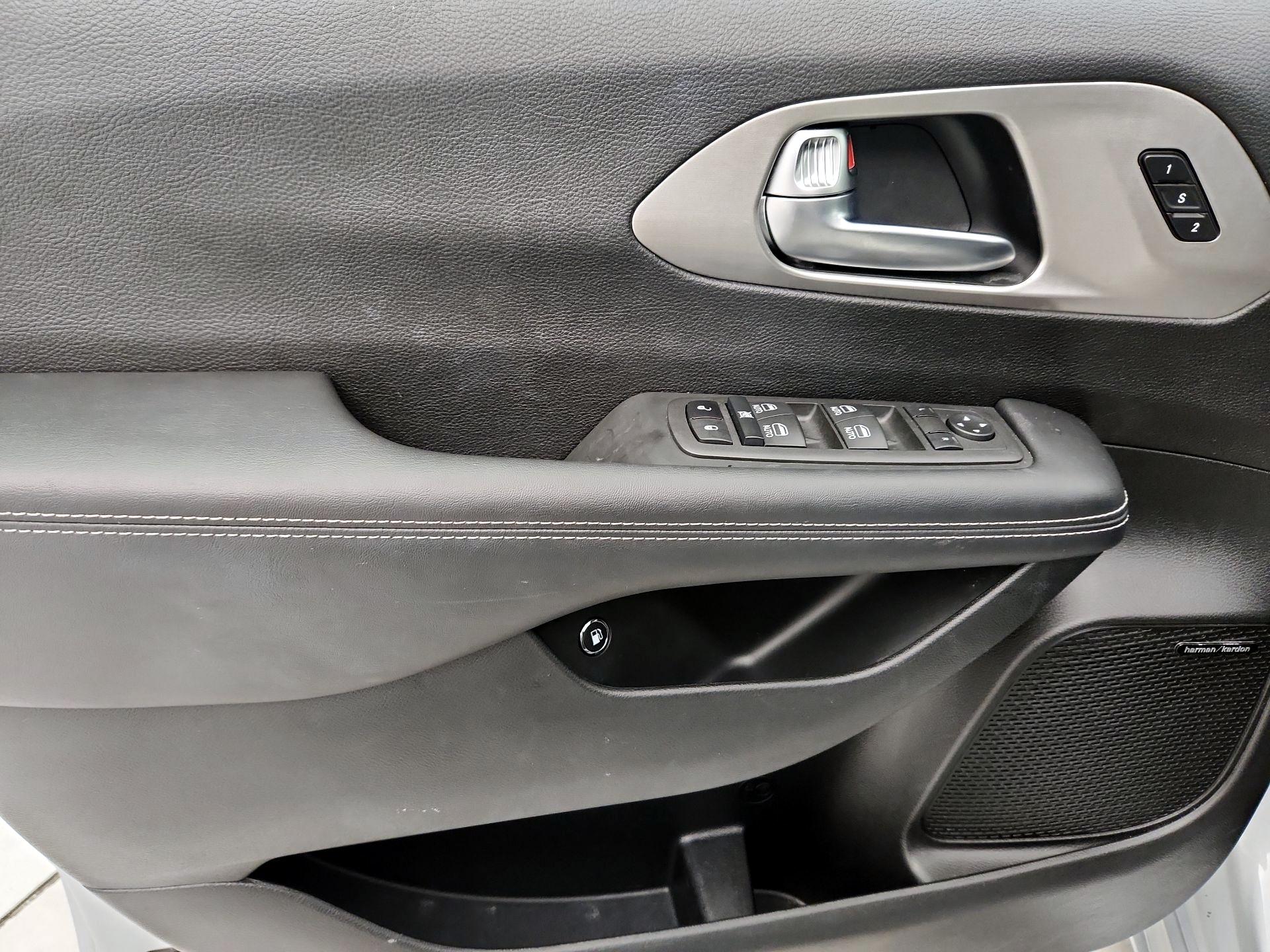 Thumbnail: 2022 Chrysler Pacifica - 12