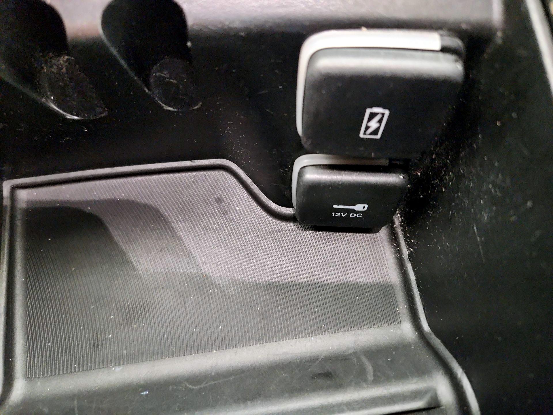 Thumbnail: 2022 Chrysler Pacifica - 19