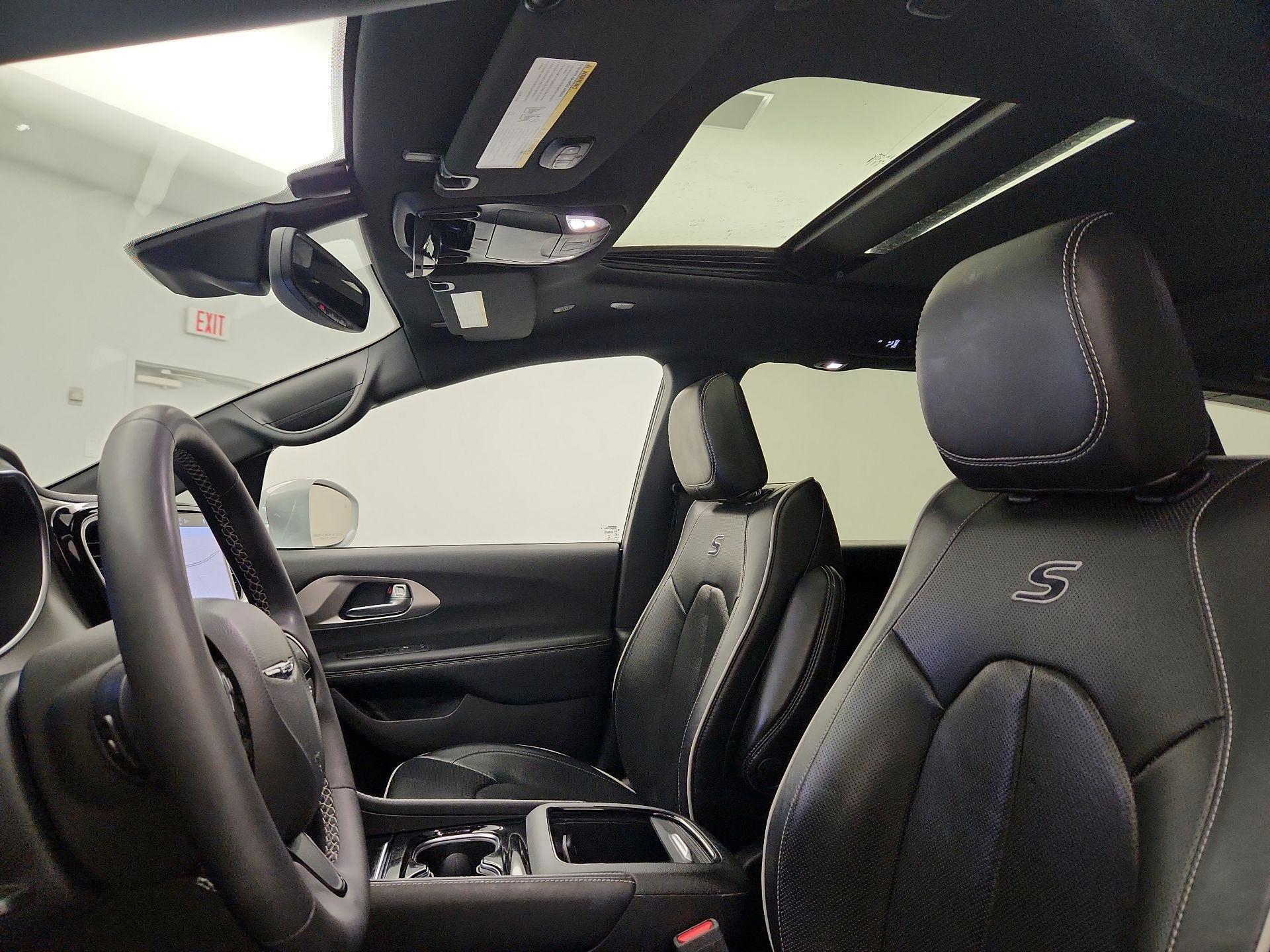 Thumbnail: 2022 Chrysler Pacifica - 20