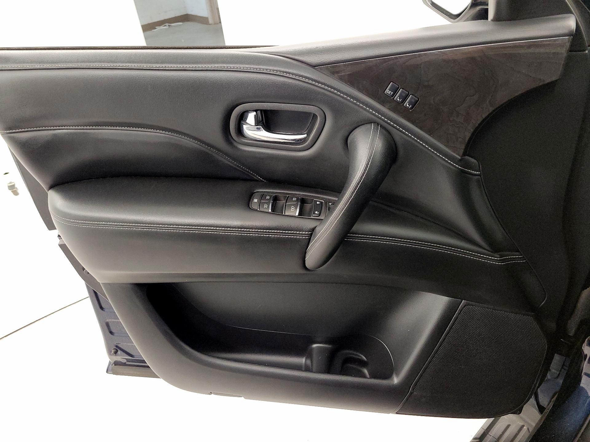 Thumbnail: 2022 INFINITI QX80 - 12