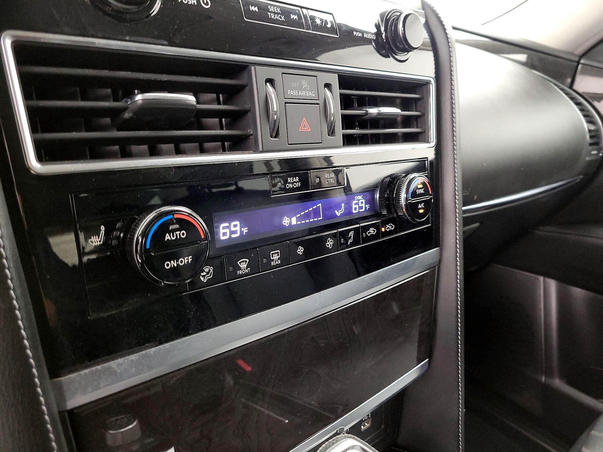 Thumbnail: 2022 INFINITI QX80 - 17