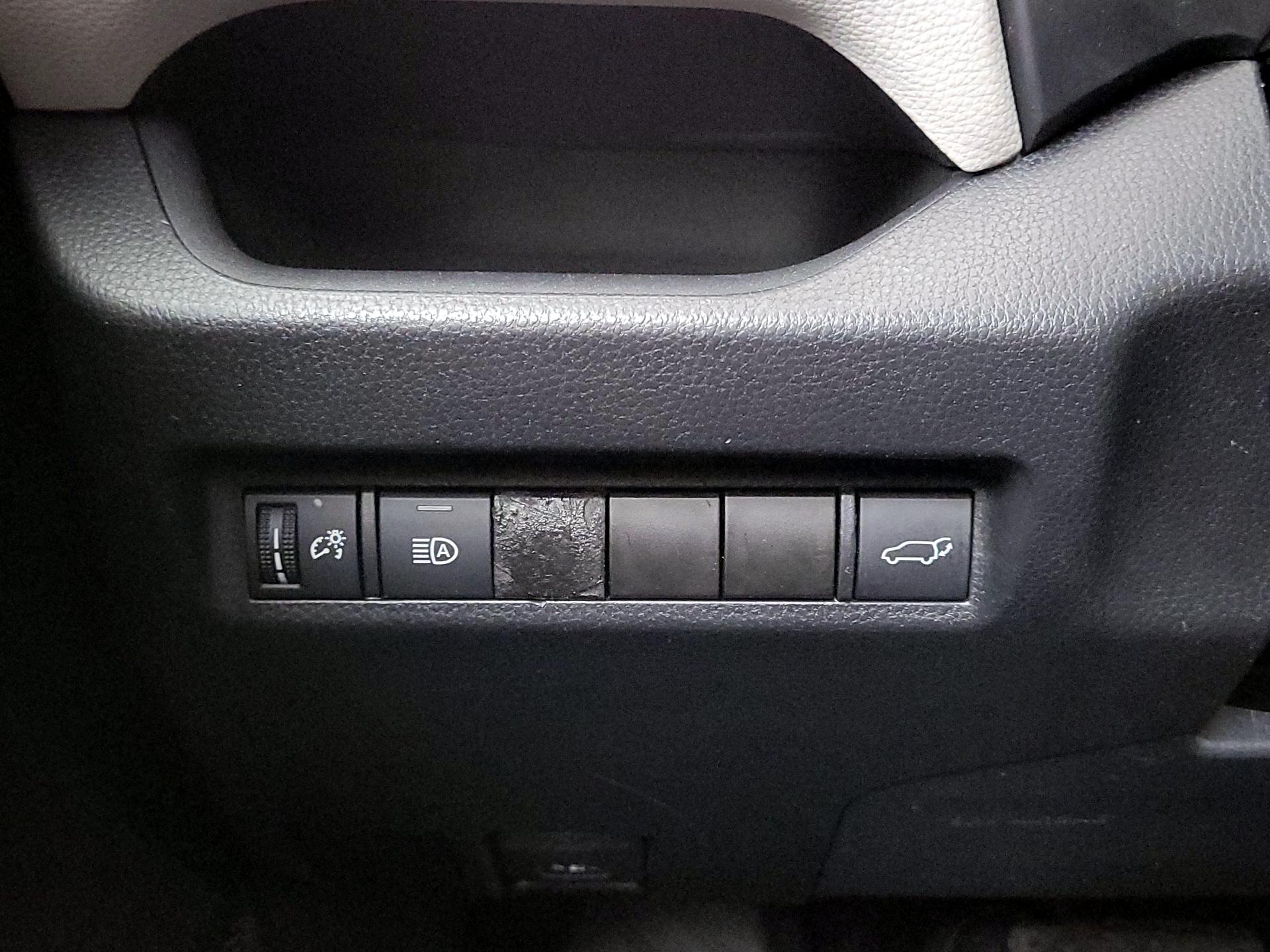 Thumbnail: 2021 Toyota RAV4 - 13