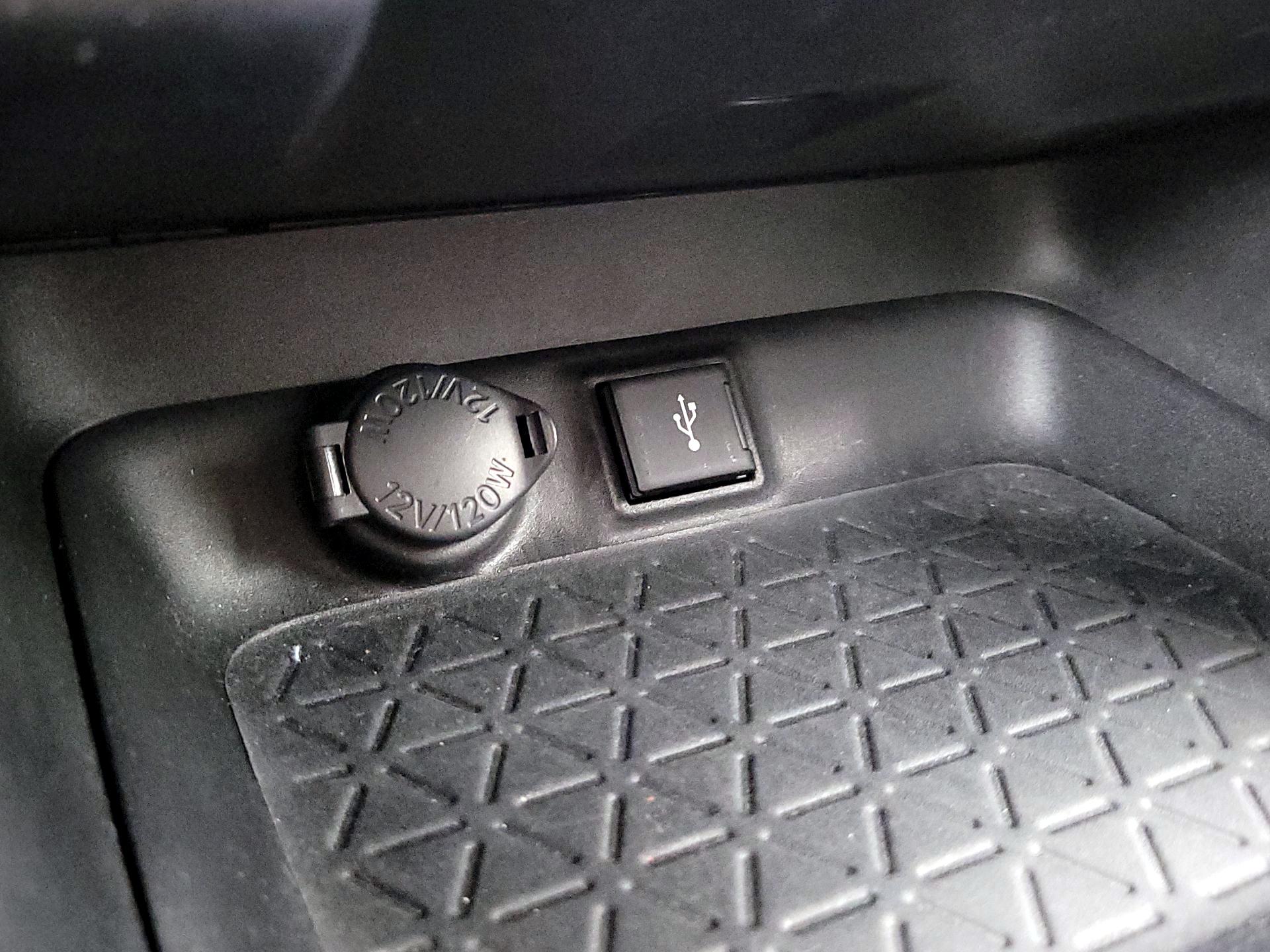 Thumbnail: 2021 Toyota RAV4 - 18