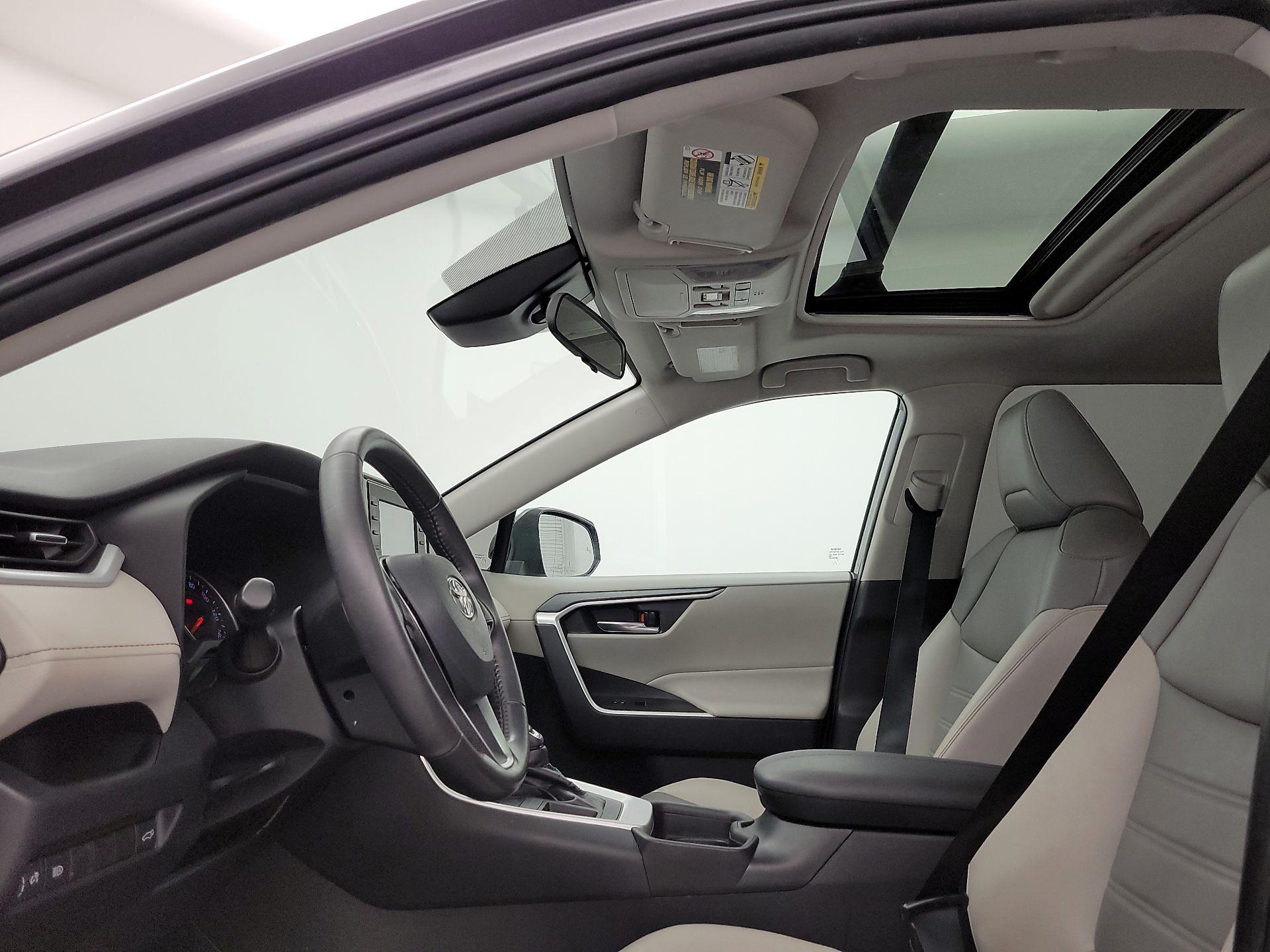 Thumbnail: 2021 Toyota RAV4 - 19