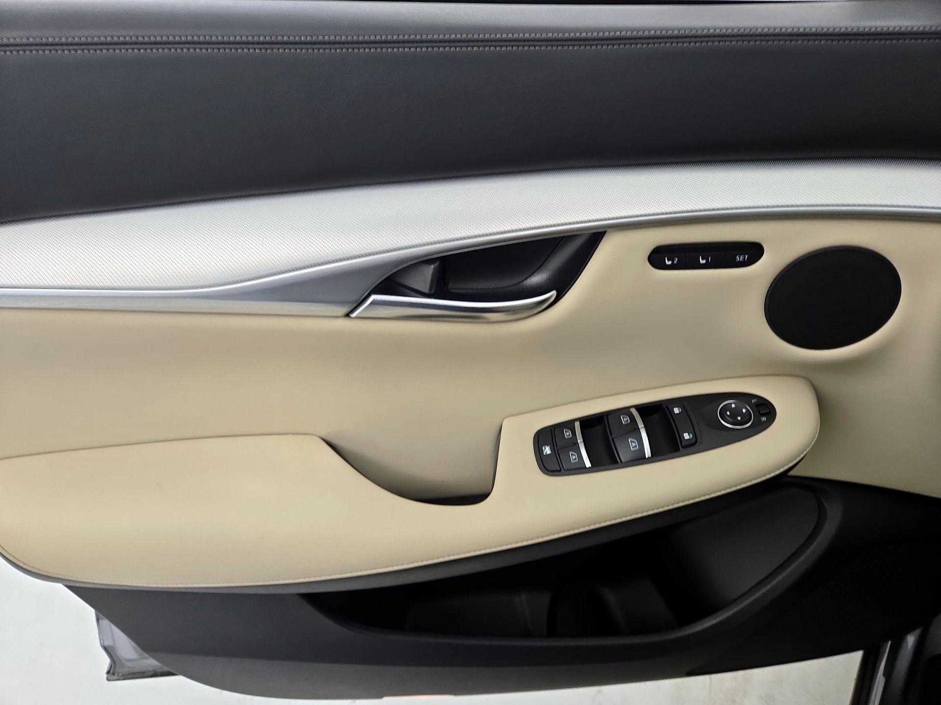 Thumbnail: 2020 INFINITI QX50 - 12