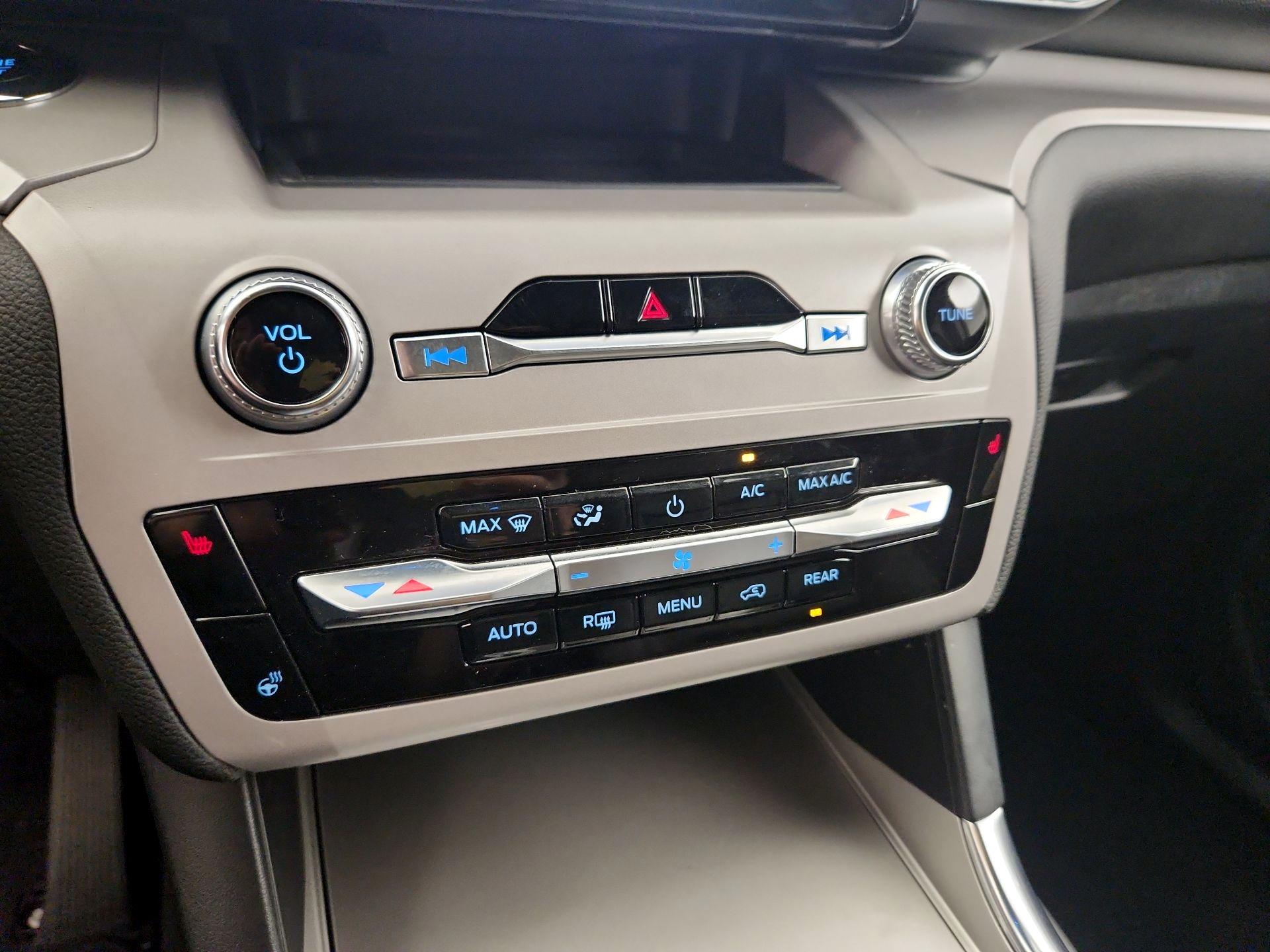 Thumbnail: 2023 Ford Explorer - 16