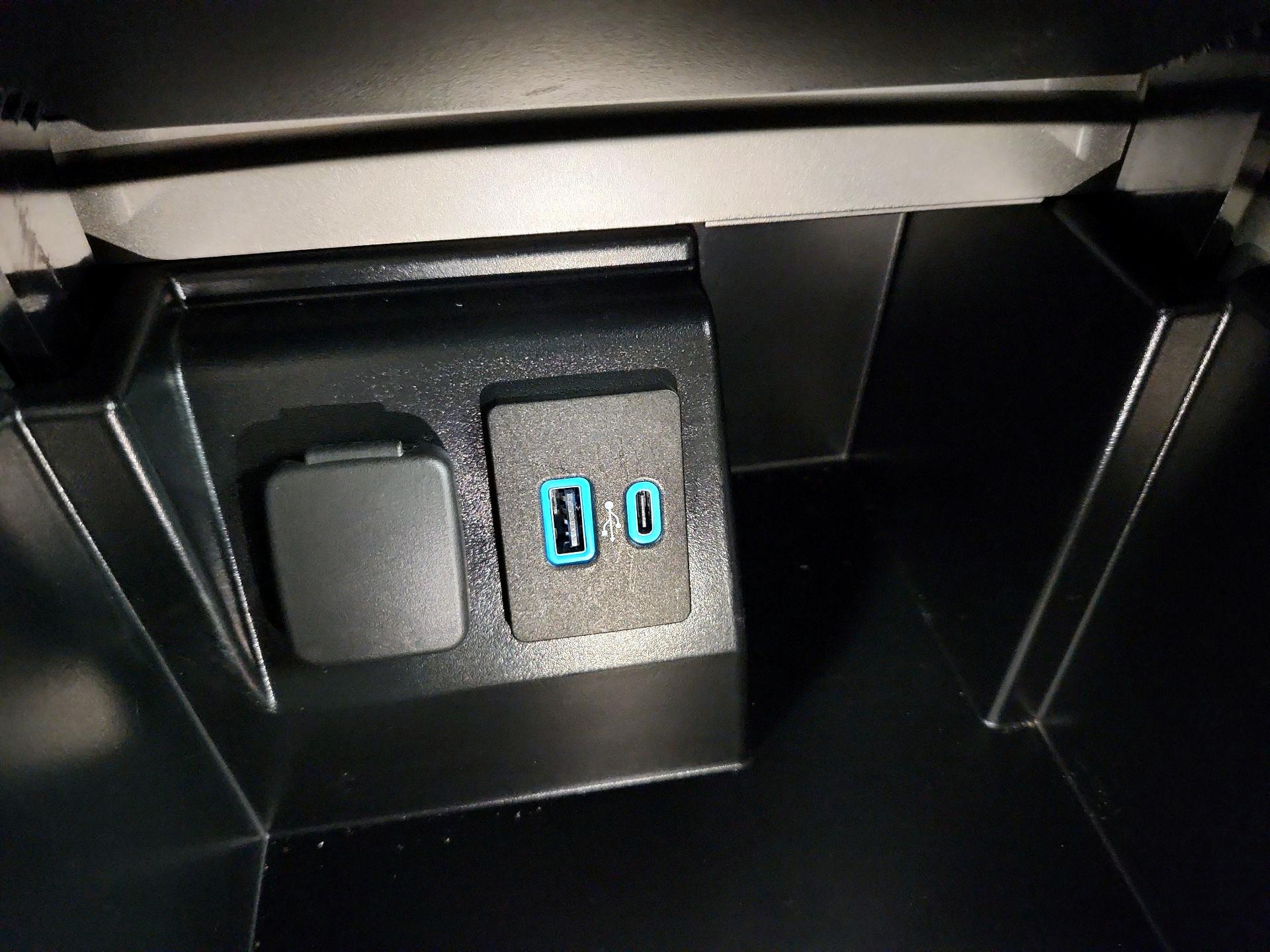 Thumbnail: 2023 Ford Explorer - 18