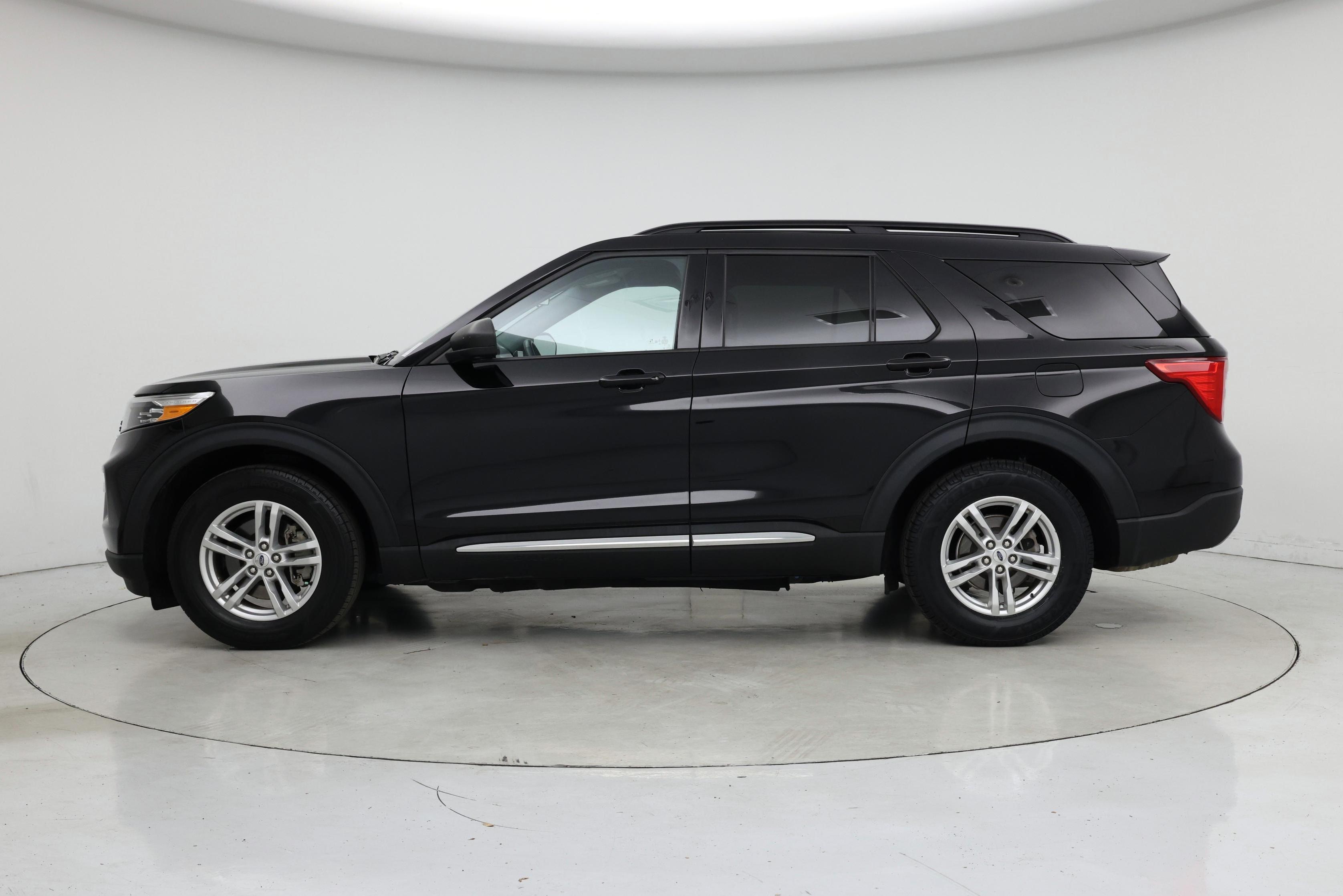 Thumbnail: 2023 Ford Explorer - 3