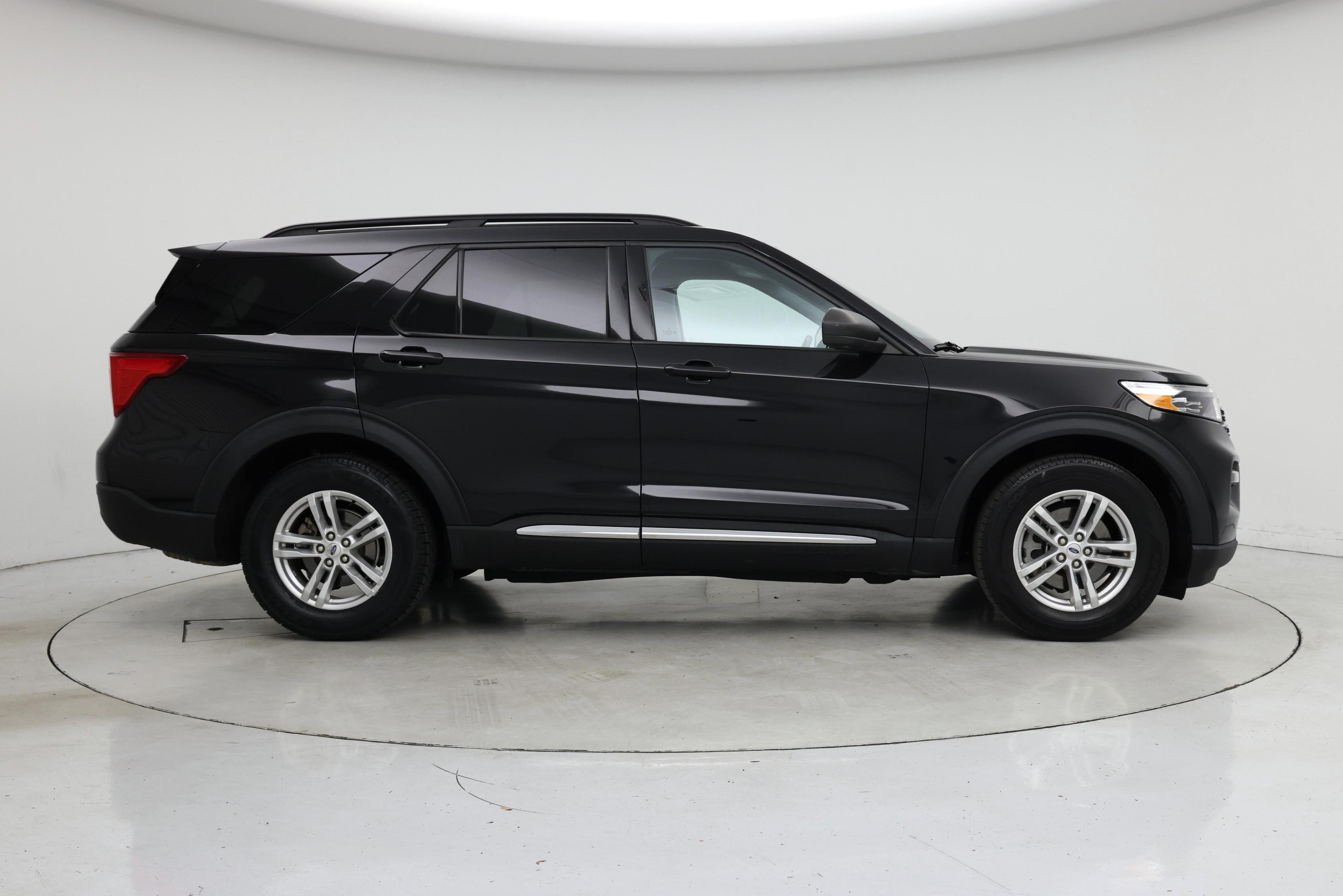 Thumbnail: 2023 Ford Explorer - 7