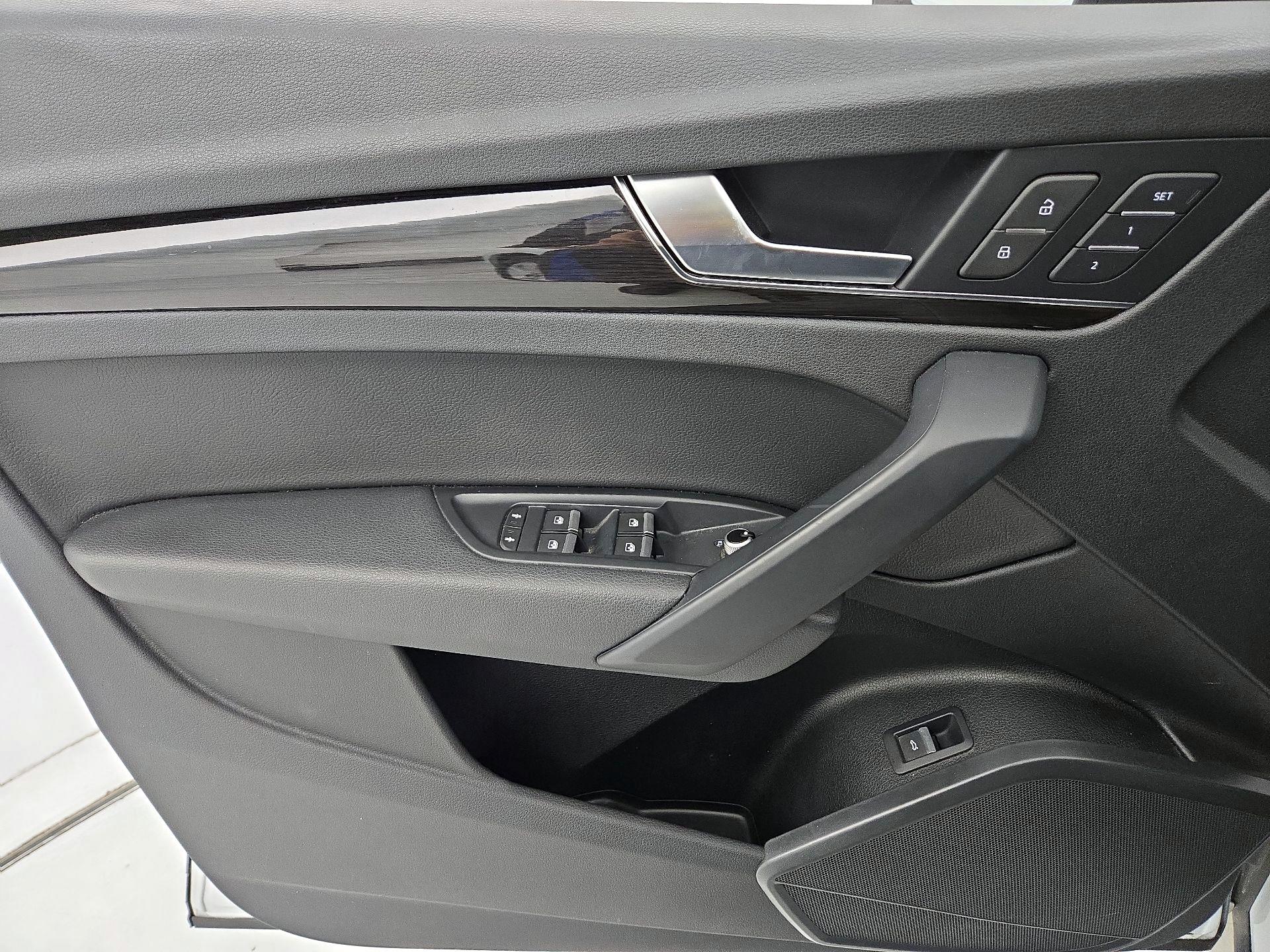 Thumbnail: 2020 Audi Q5 - 12