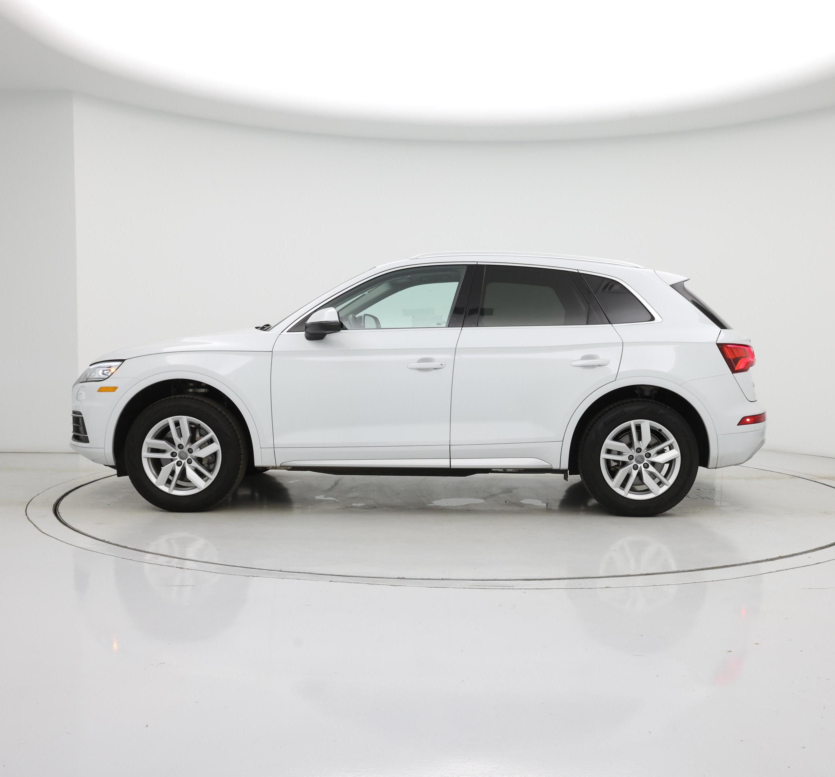 Thumbnail: 2020 Audi Q5 - 3