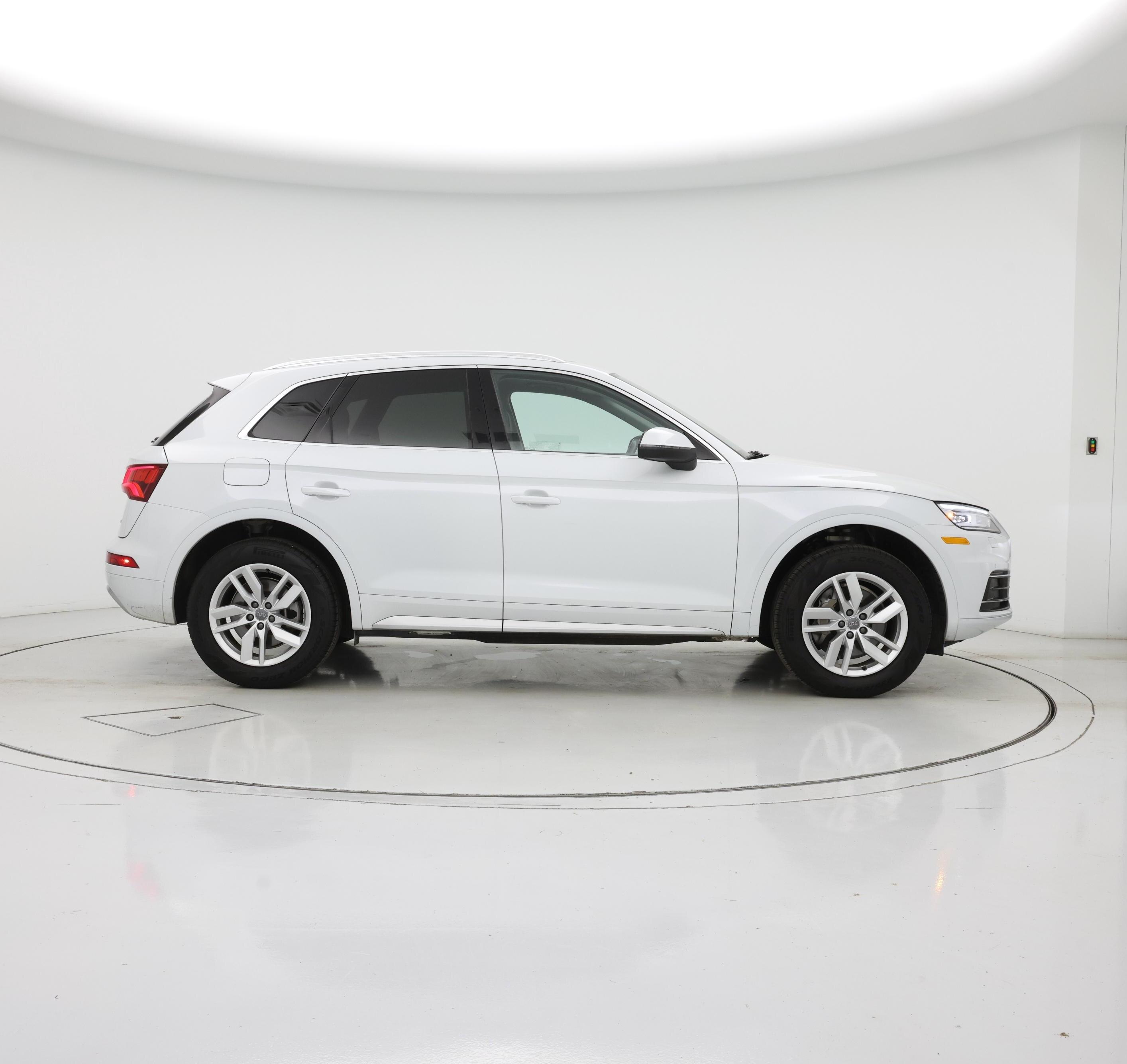 Thumbnail: 2020 Audi Q5 - 7