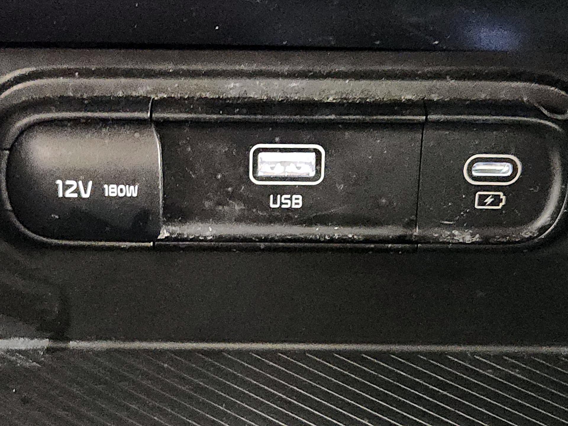 Thumbnail: 2023 Kia Sportage - 18