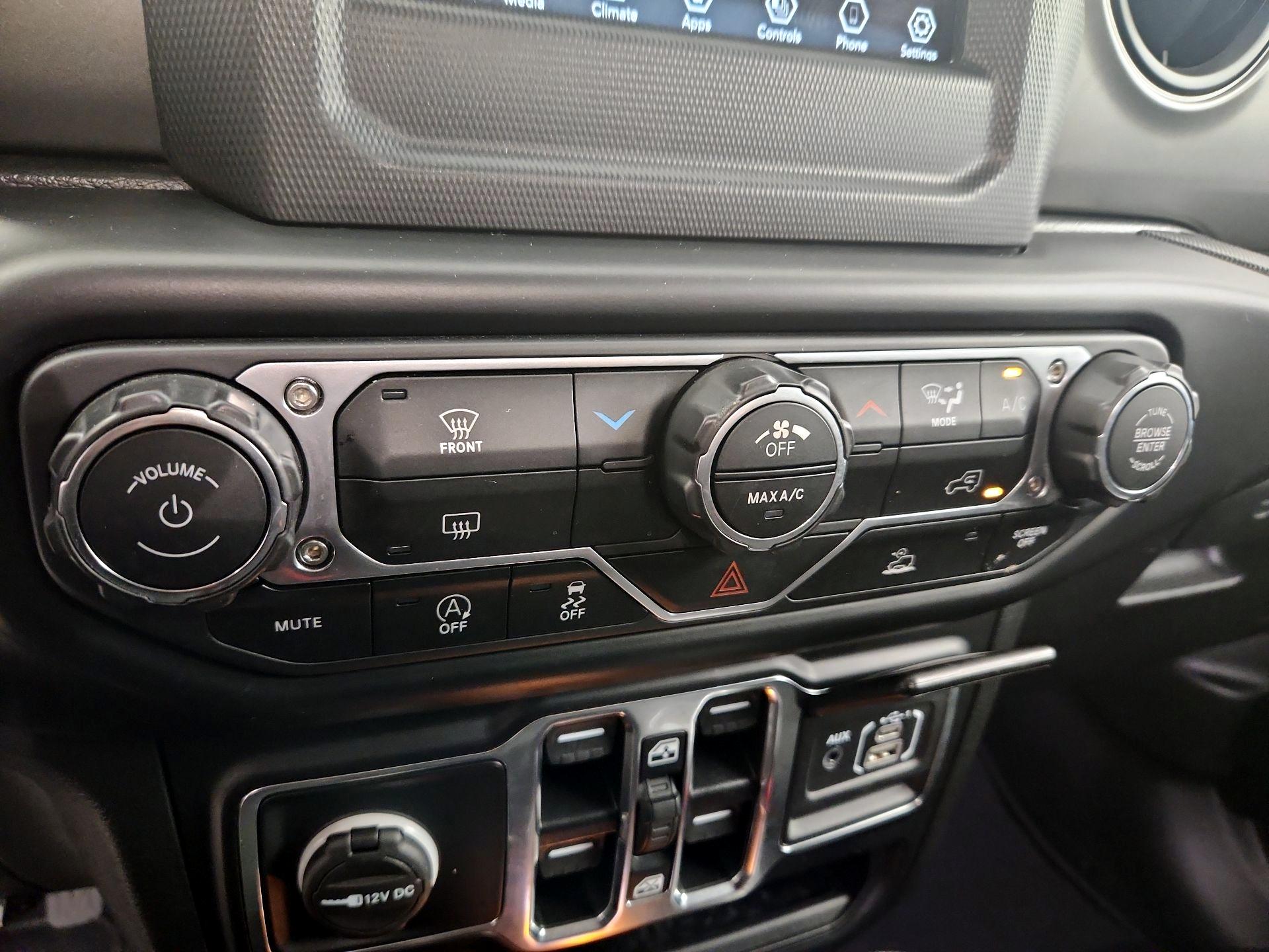 Thumbnail: 2022 Jeep Wrangler - 16