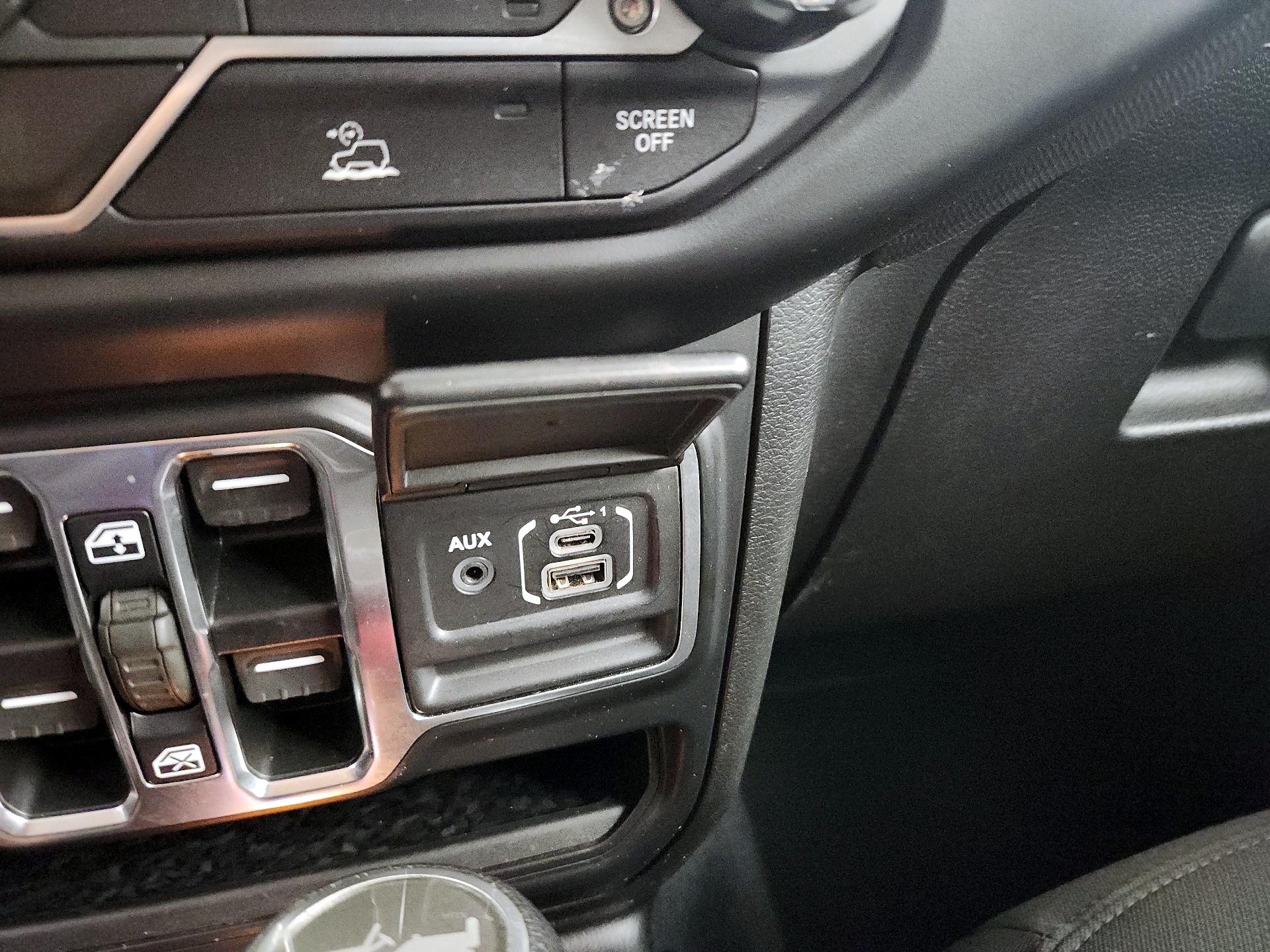 Thumbnail: 2022 Jeep Wrangler - 18