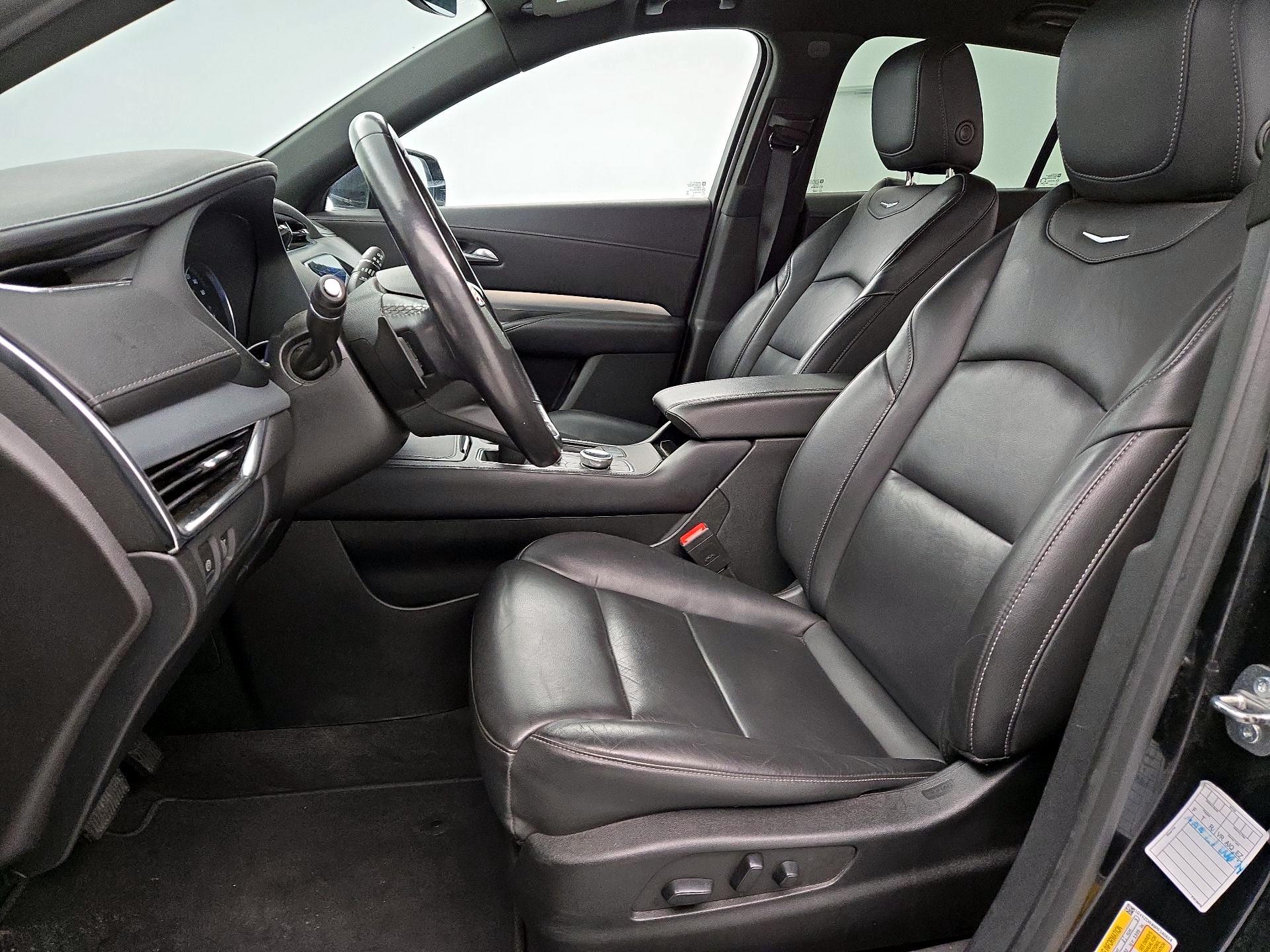 Thumbnail: 2023 Cadillac XT4 - 11