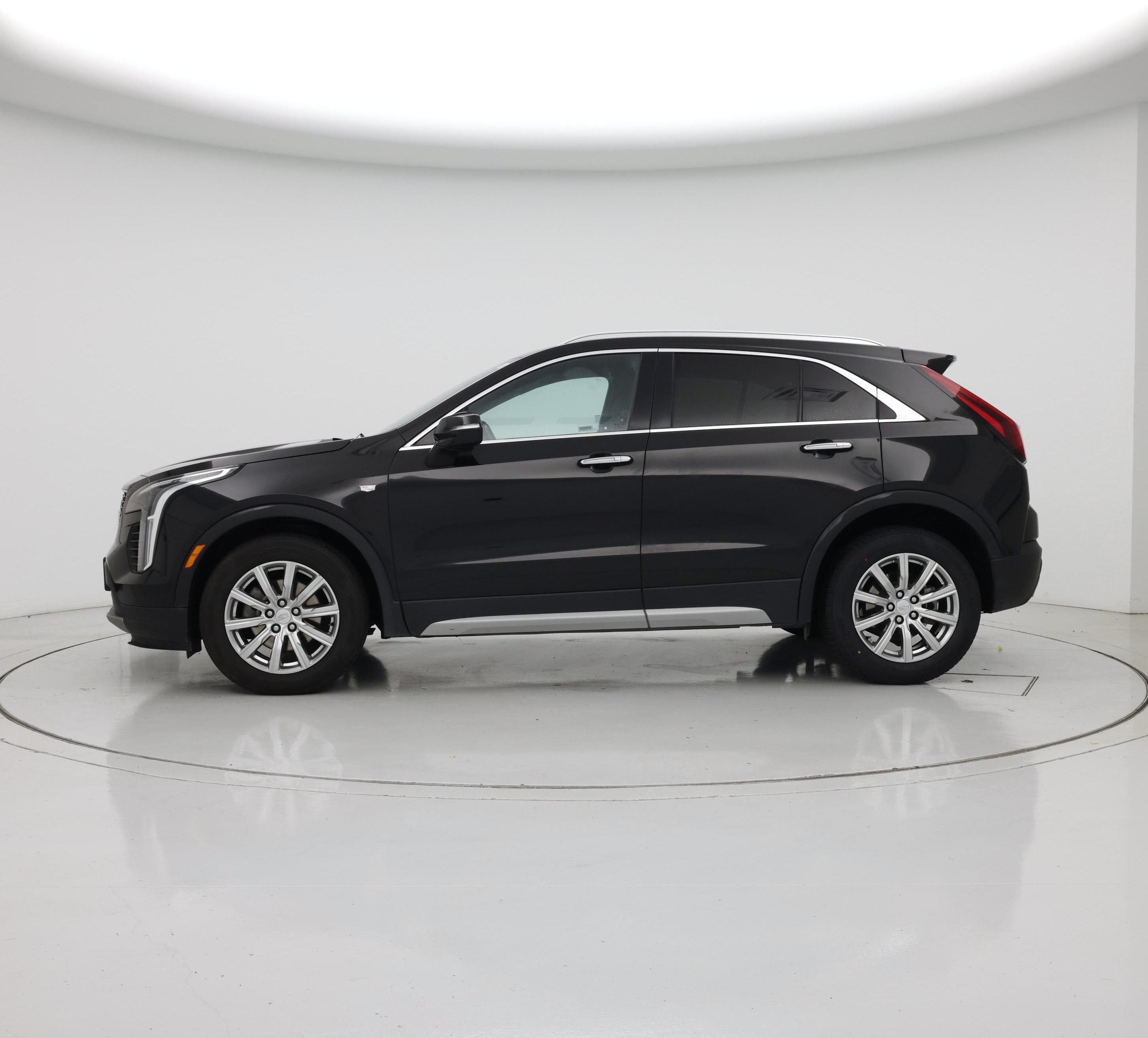 Thumbnail: 2023 Cadillac XT4 - 3
