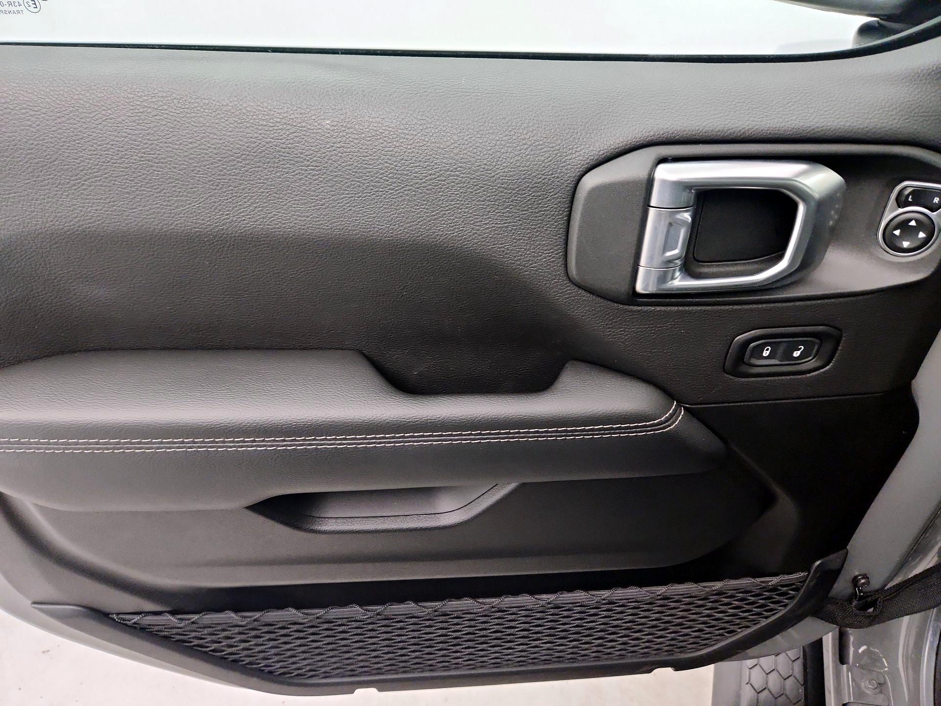 Thumbnail: 2021 Jeep Wrangler - 12