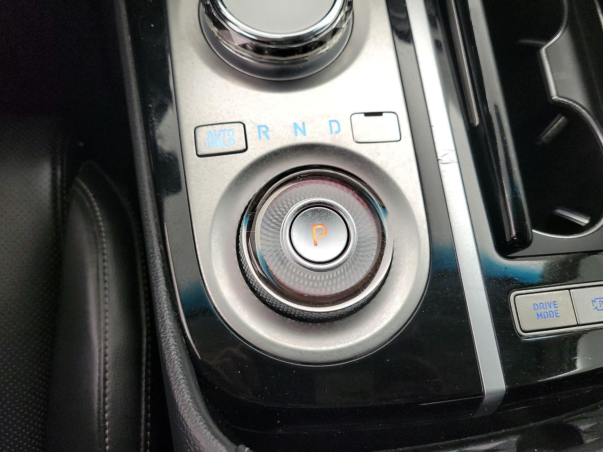 Thumbnail: 2023 Genesis G80 - 17