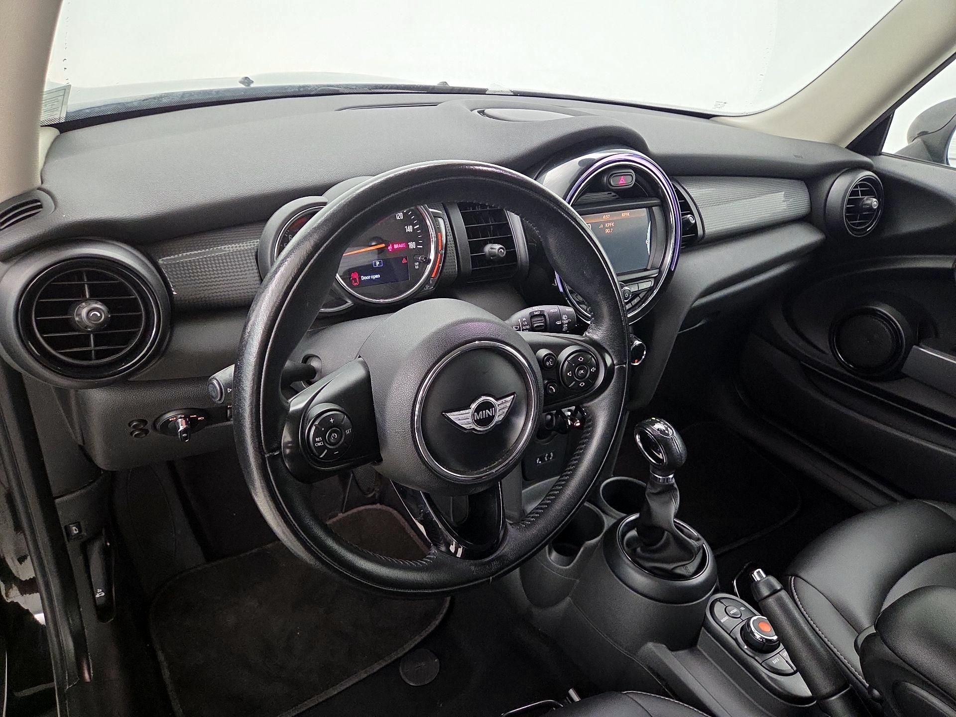 Thumbnail: 2018 MINI Cooper Hardtop - 9