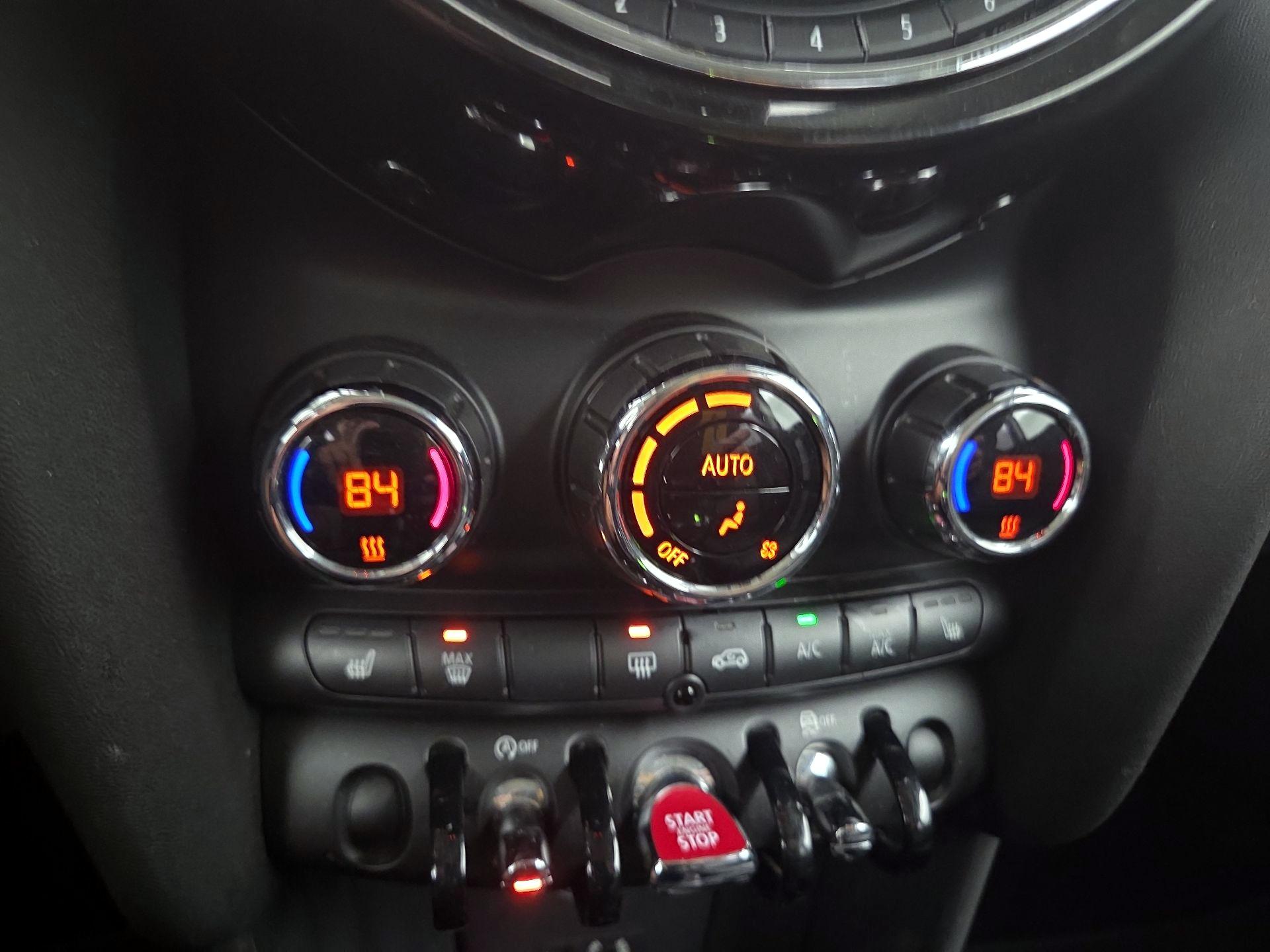 Thumbnail: 2018 MINI Cooper Hardtop - 16