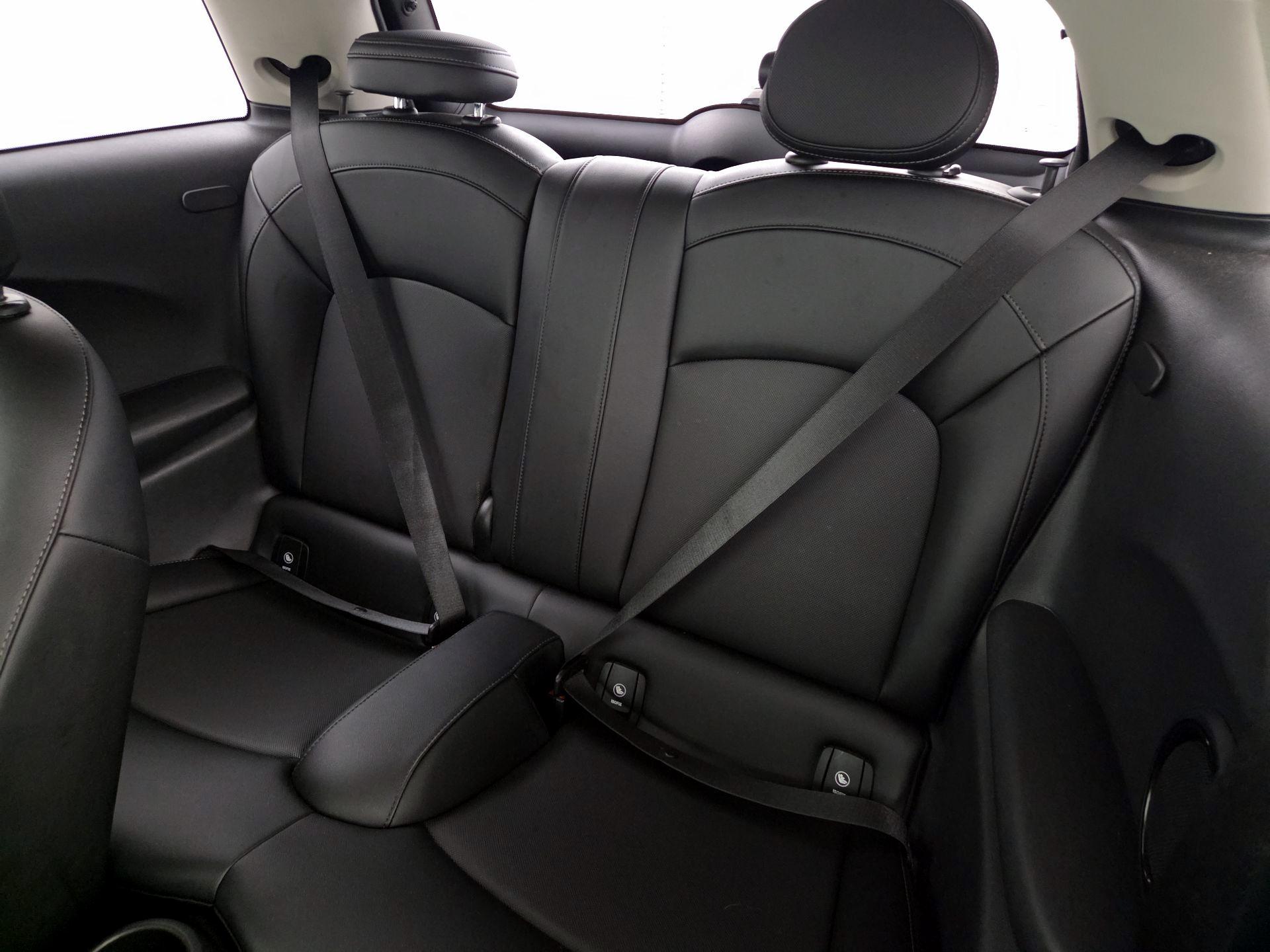 Thumbnail: 2018 MINI Cooper Hardtop - 19