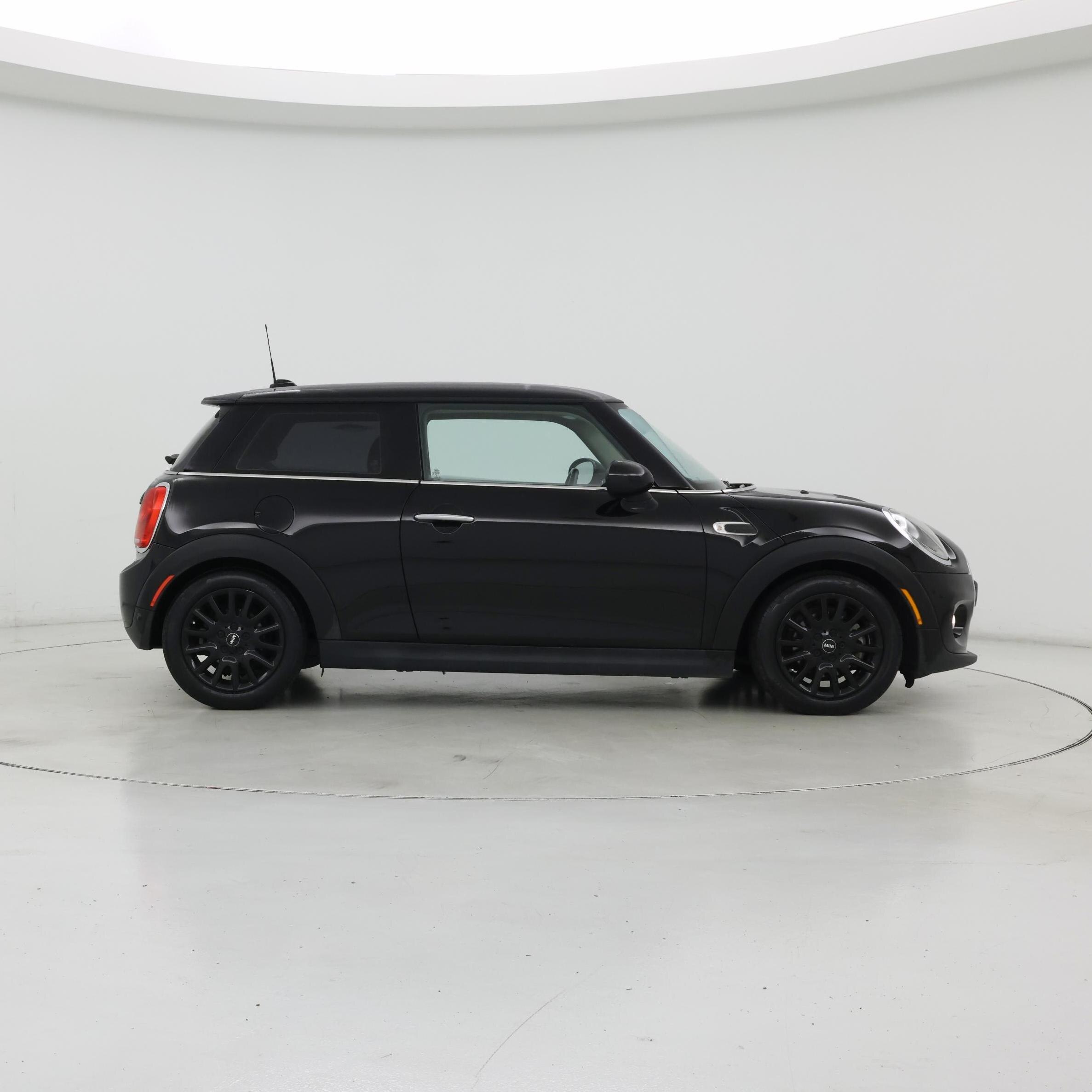 Thumbnail: 2018 MINI Cooper Hardtop - 7