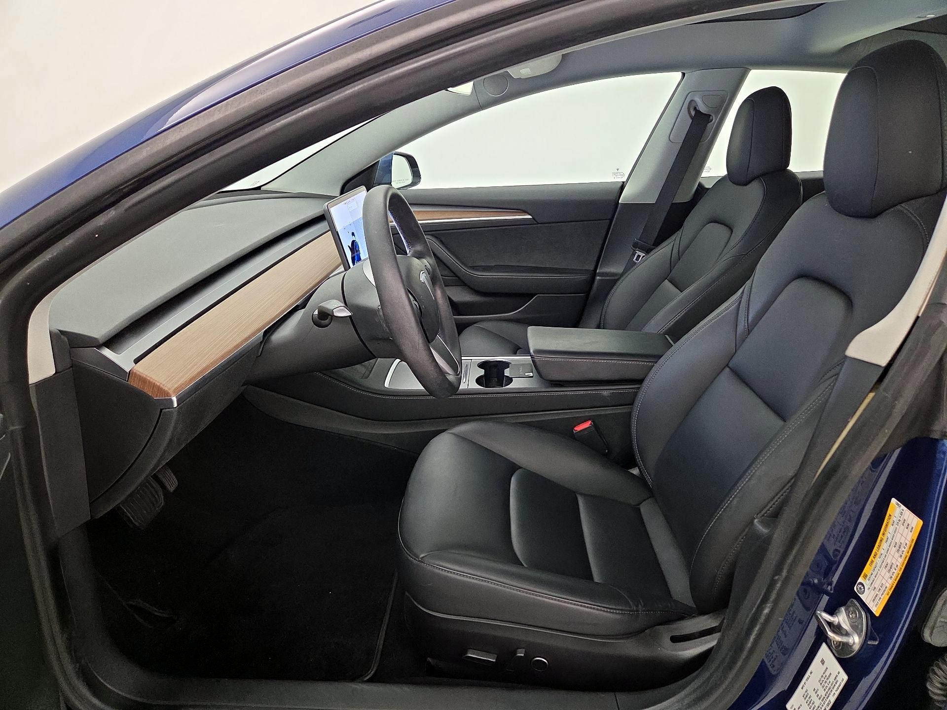 Thumbnail: 2022 Tesla Model 3 - 11