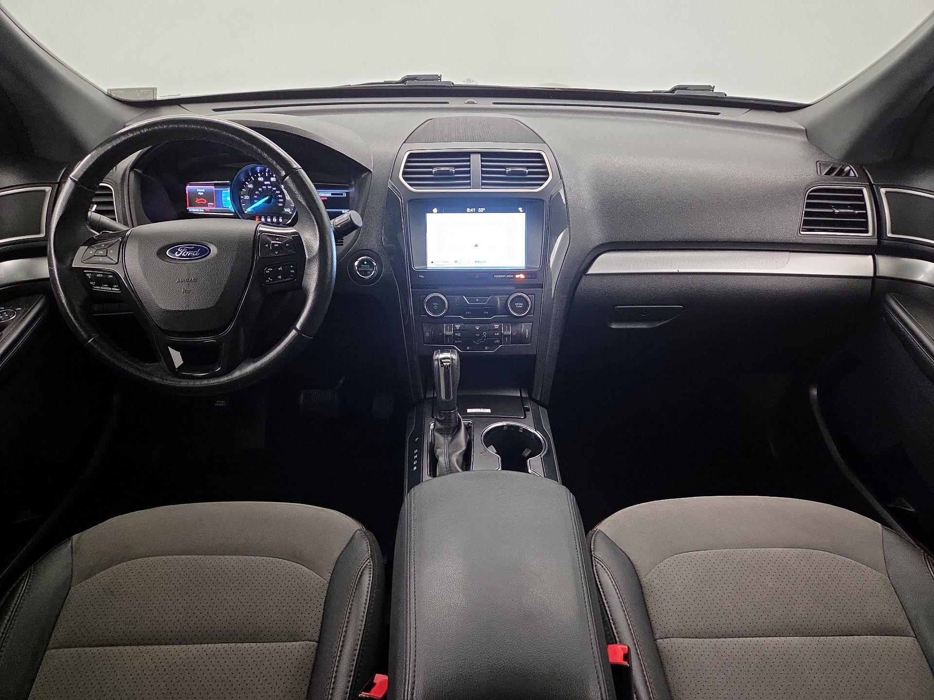 Thumbnail: 2017 Ford Explorer - 9