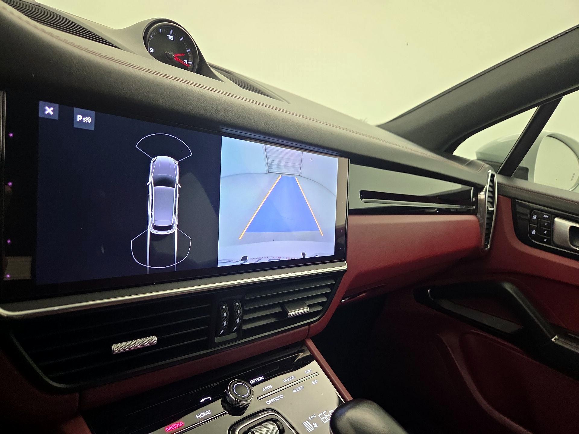 Thumbnail: 2020 Porsche Cayenne - 15