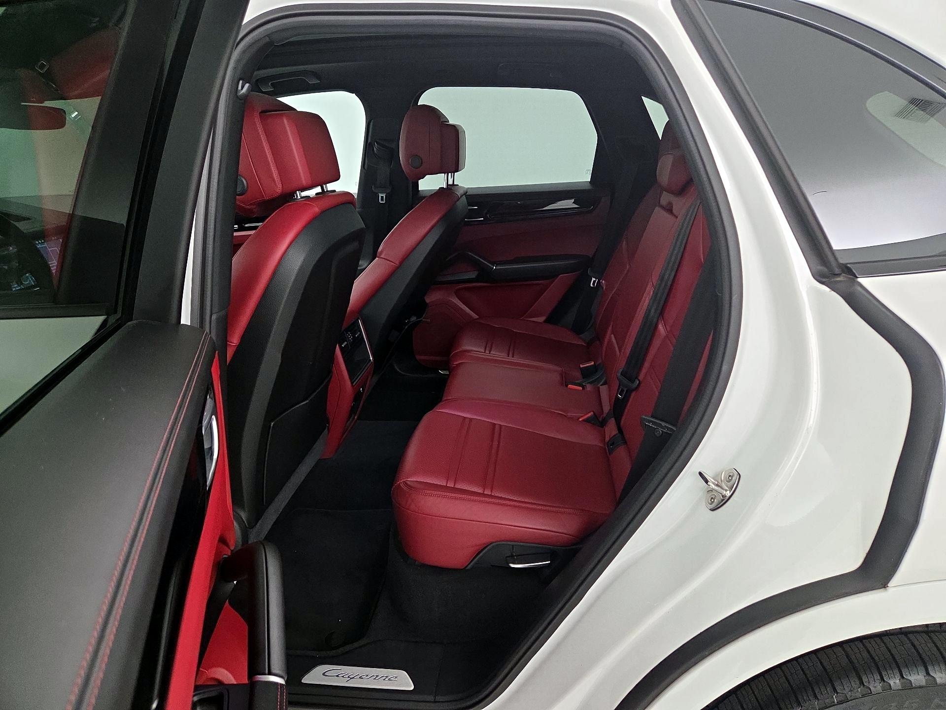 Thumbnail: 2020 Porsche Cayenne - 20