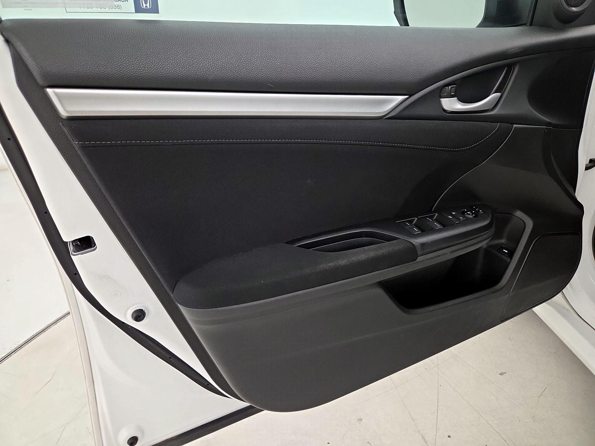 Thumbnail: 2017 Honda Civic - 12