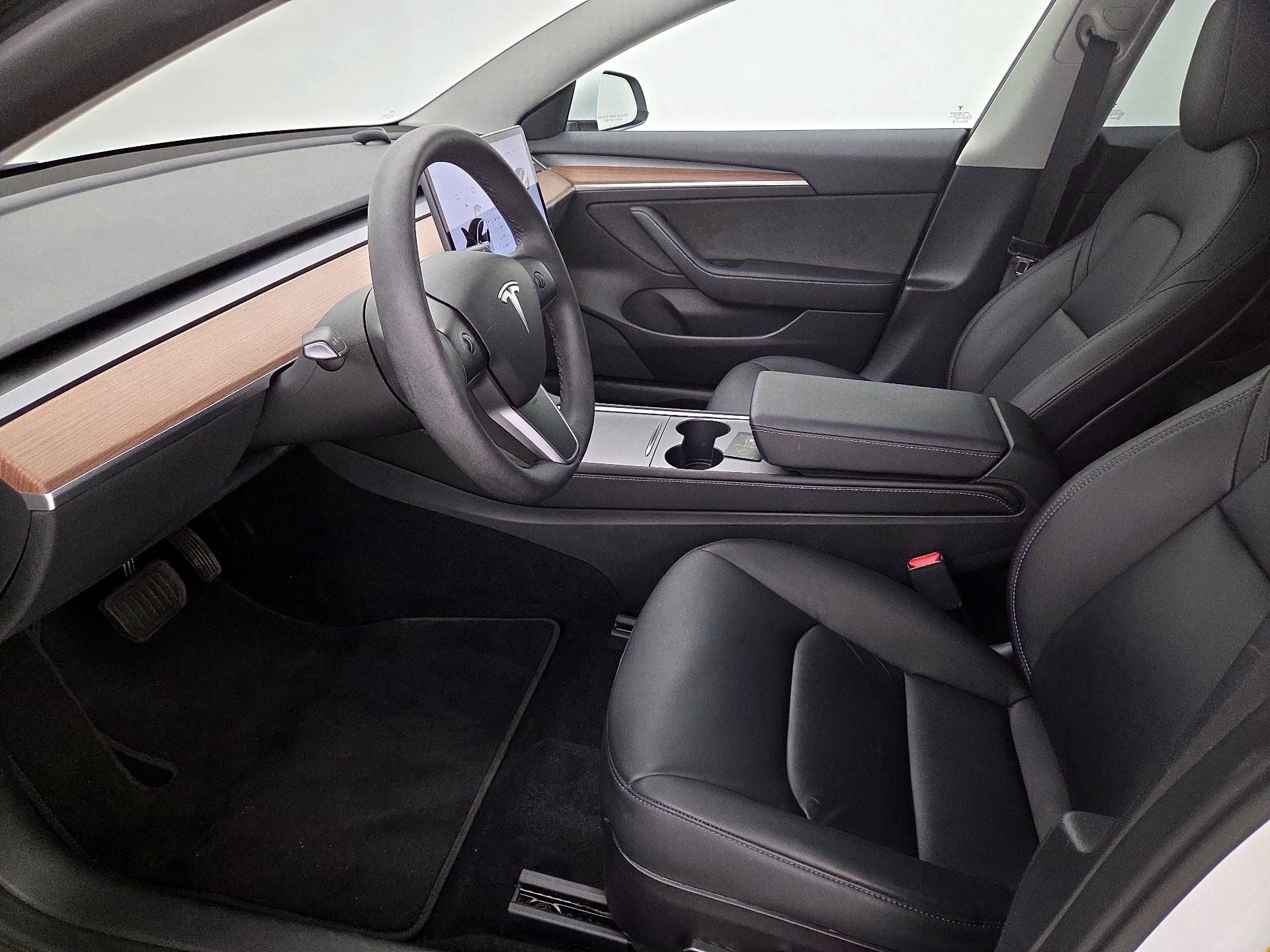 Thumbnail: 2022 Tesla Model 3 - 11