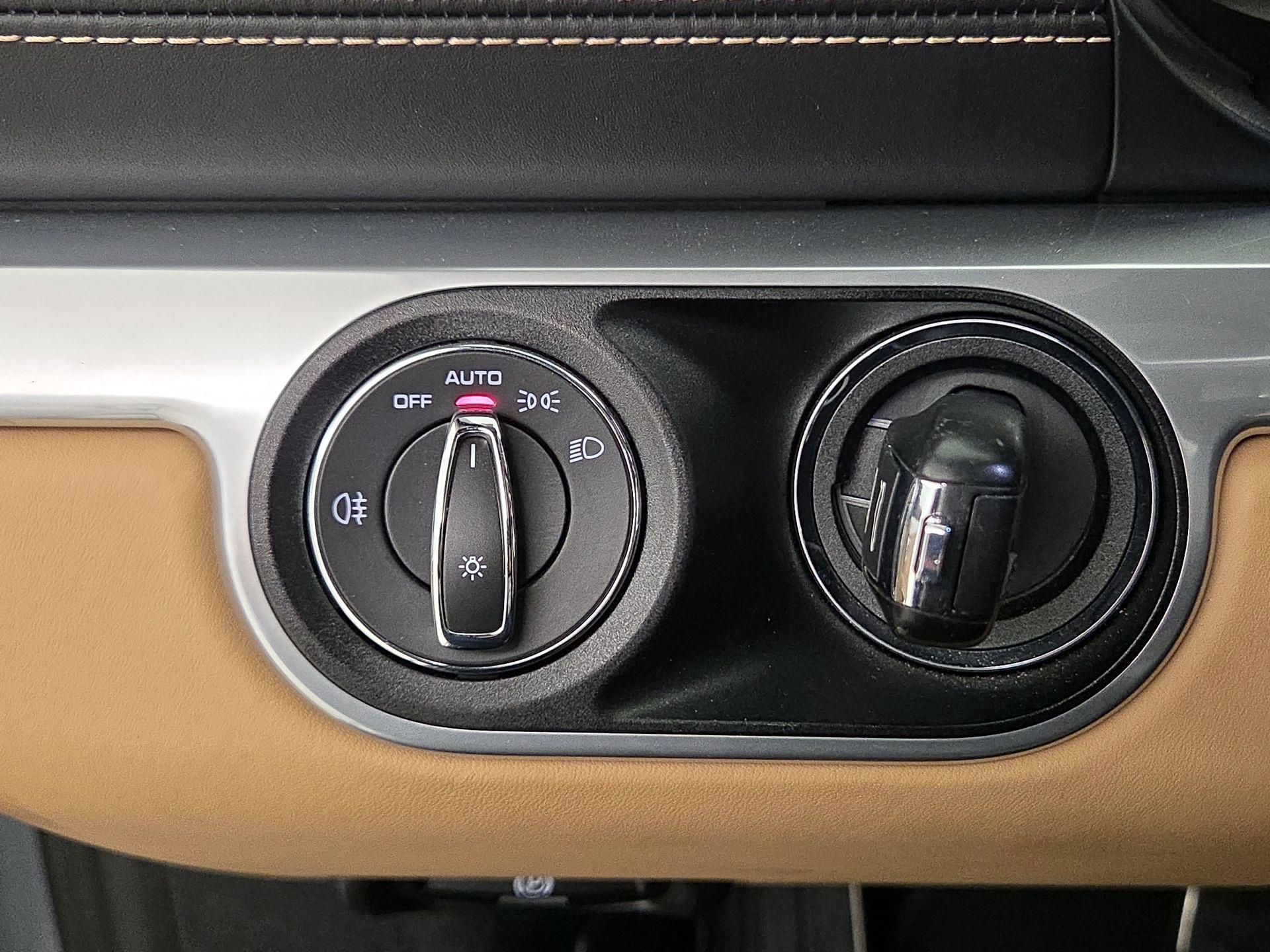 Thumbnail: 2017 Porsche 718 Boxster - 13