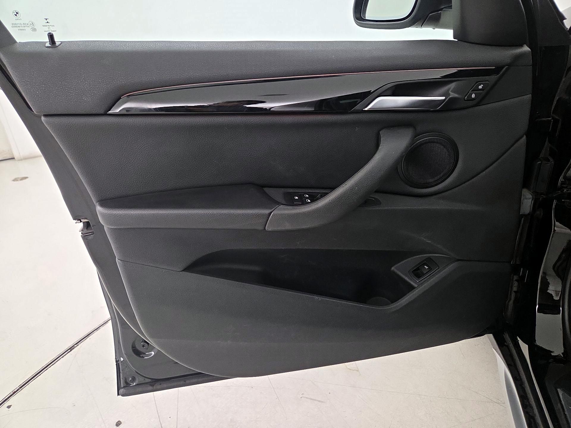 Thumbnail: 2016 BMW X1 - 12