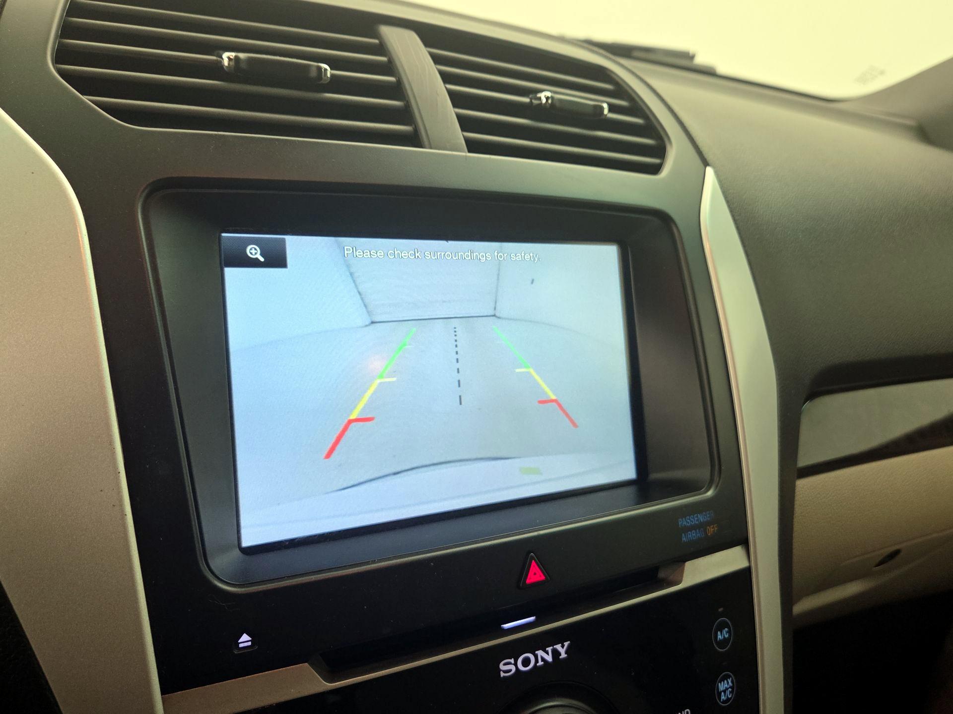 Thumbnail: 2014 Ford Explorer - 15