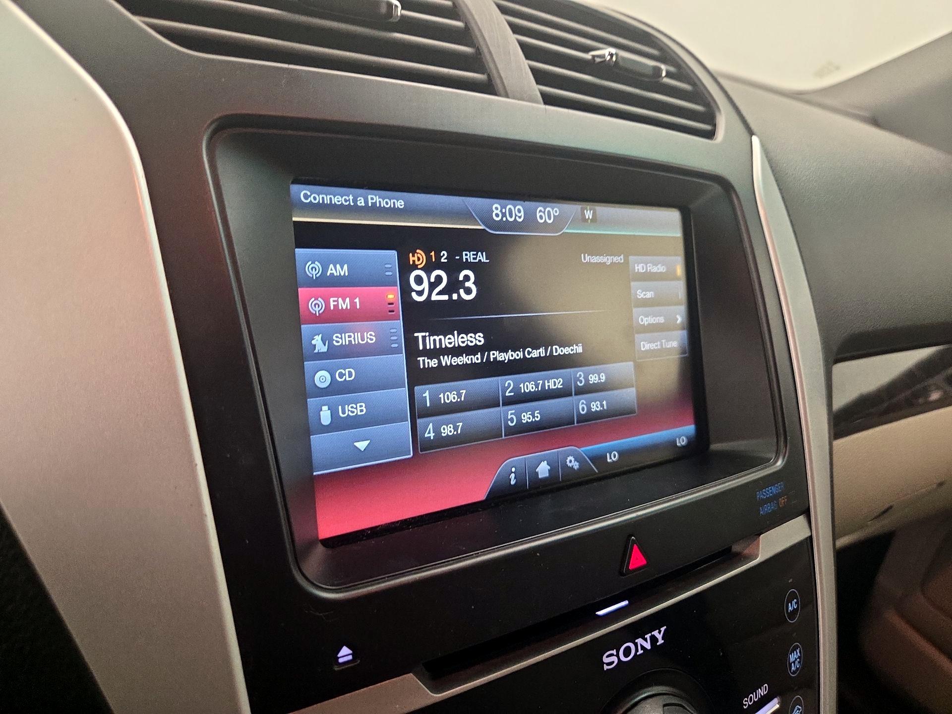 Thumbnail: 2014 Ford Explorer - 16