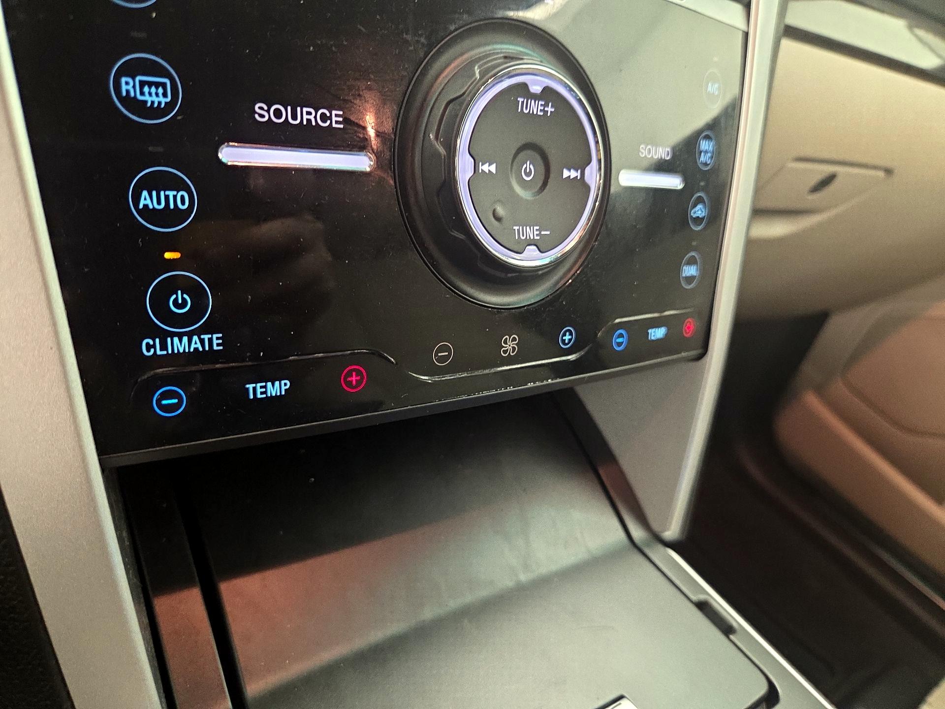 Thumbnail: 2014 Ford Explorer - 17