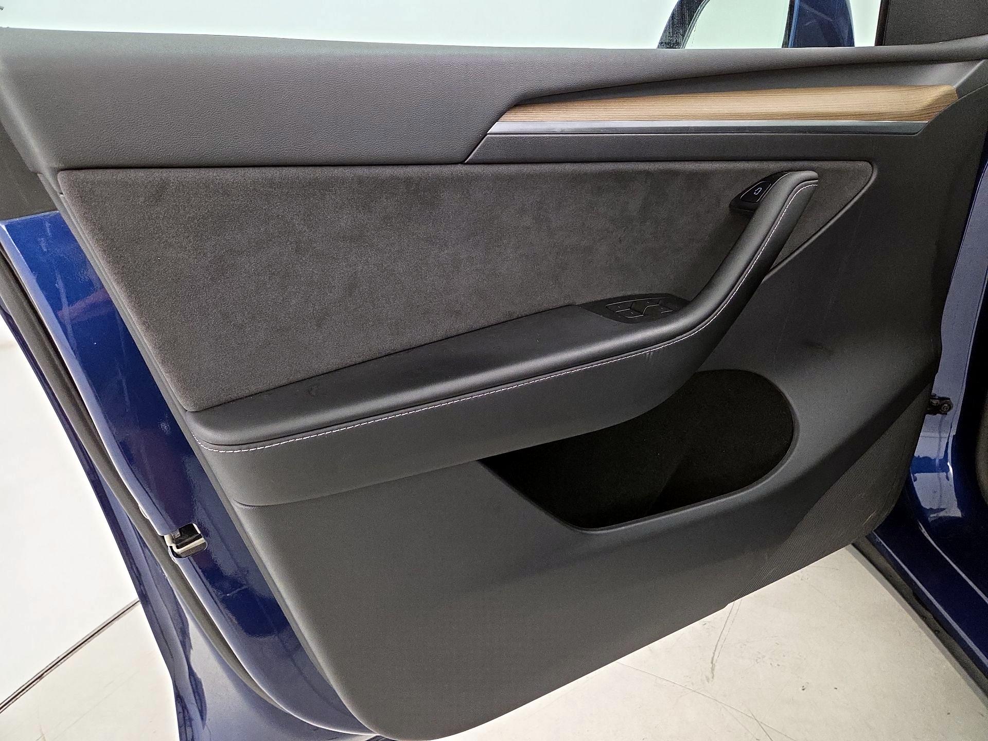 Thumbnail: 2023 Tesla Model Y - 12