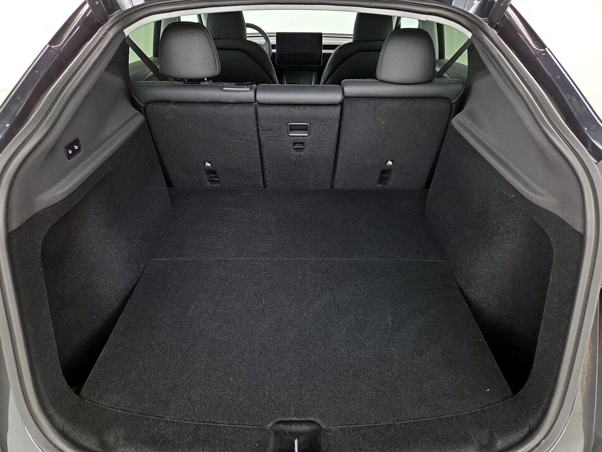 Thumbnail: 2026 Tesla Model Y - 19